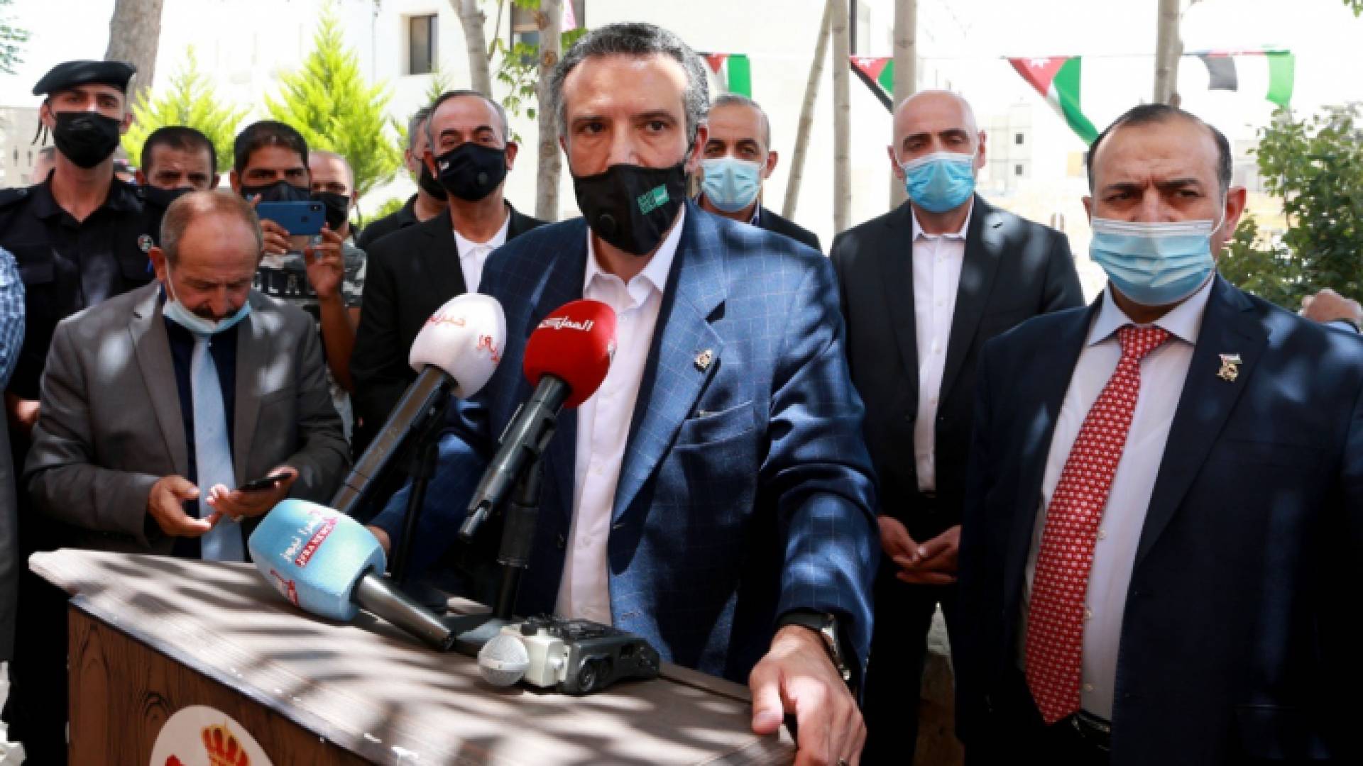 خلال إطلاق وزير السياحة برنامج أردننا جنة