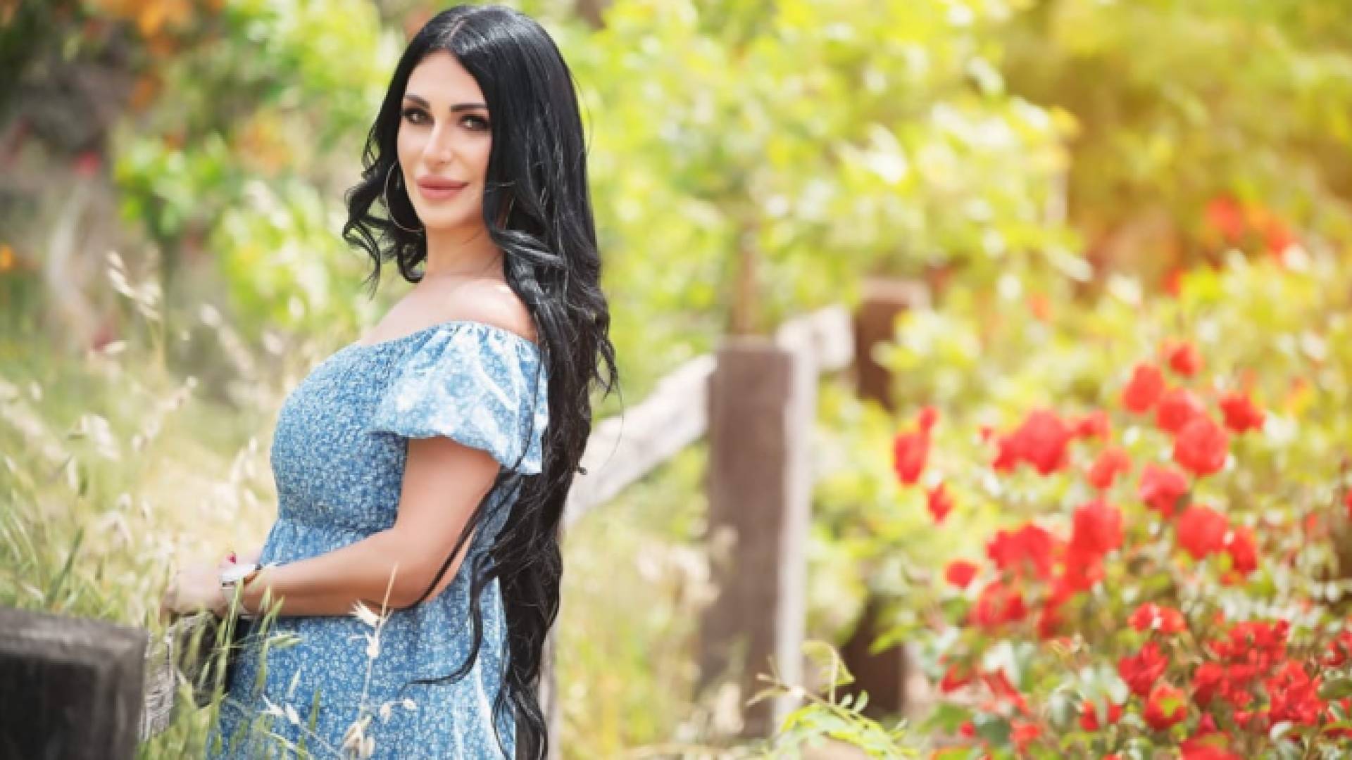 الفنانة إلهام روحانا