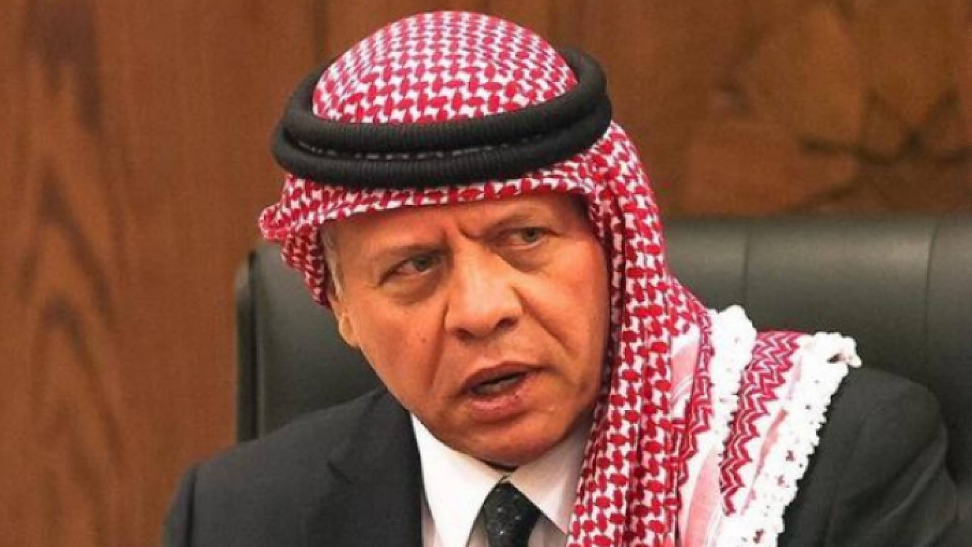 الملك يعزي بوفاة الشيخ منصور الأحمد الجابر المبارك الصباح