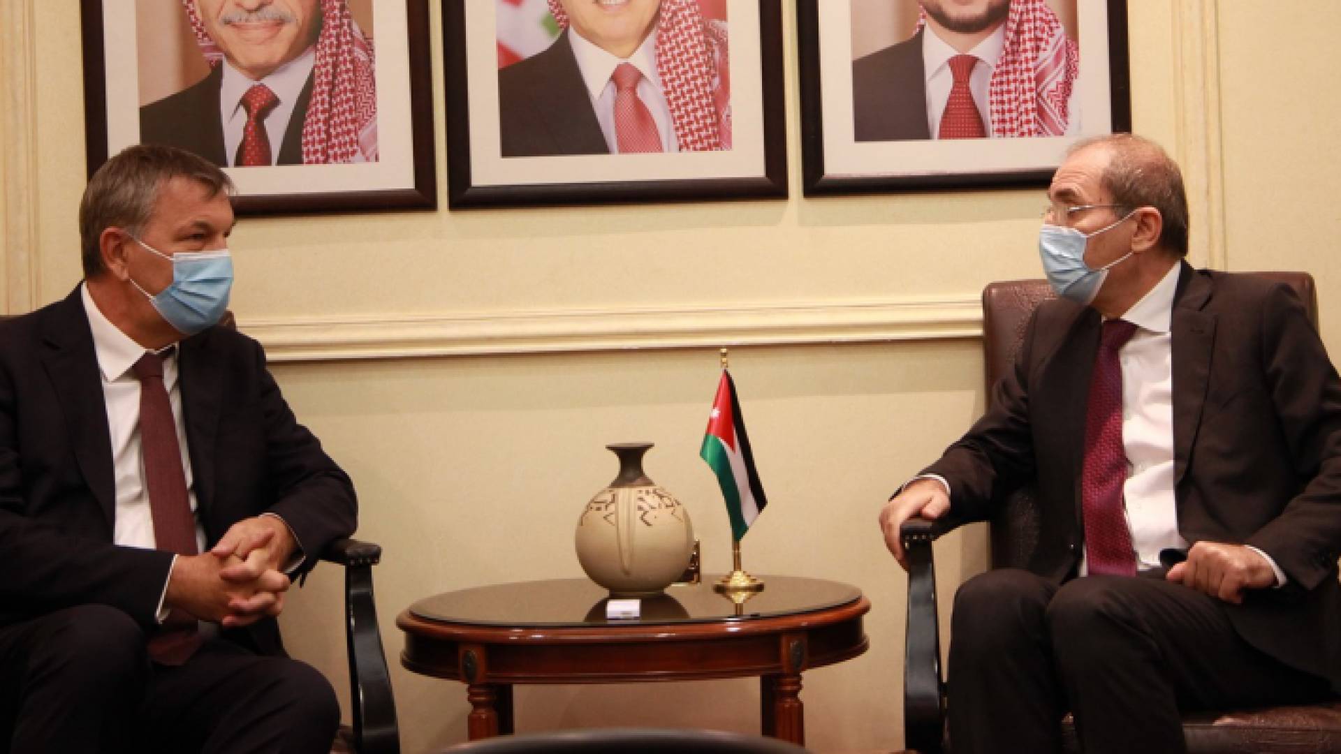 الصفدي يبحث مع لازاريني استعدادات المؤتمر الدولي لحشد الدعم المالي والسياسي للأنوروا