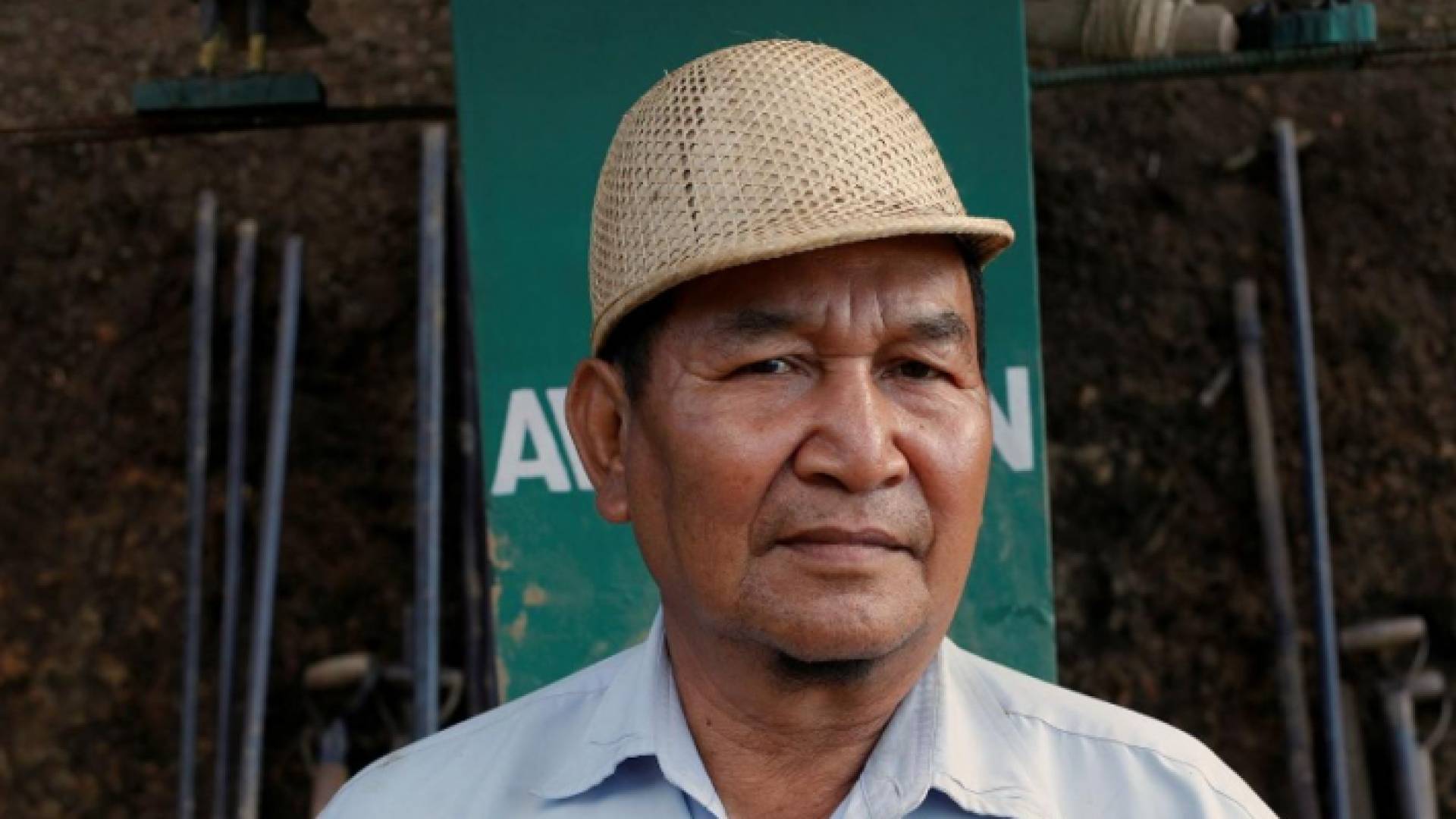 يبلغ من العمر 76 عاما وله 39 زوجة و94 من الأبناء