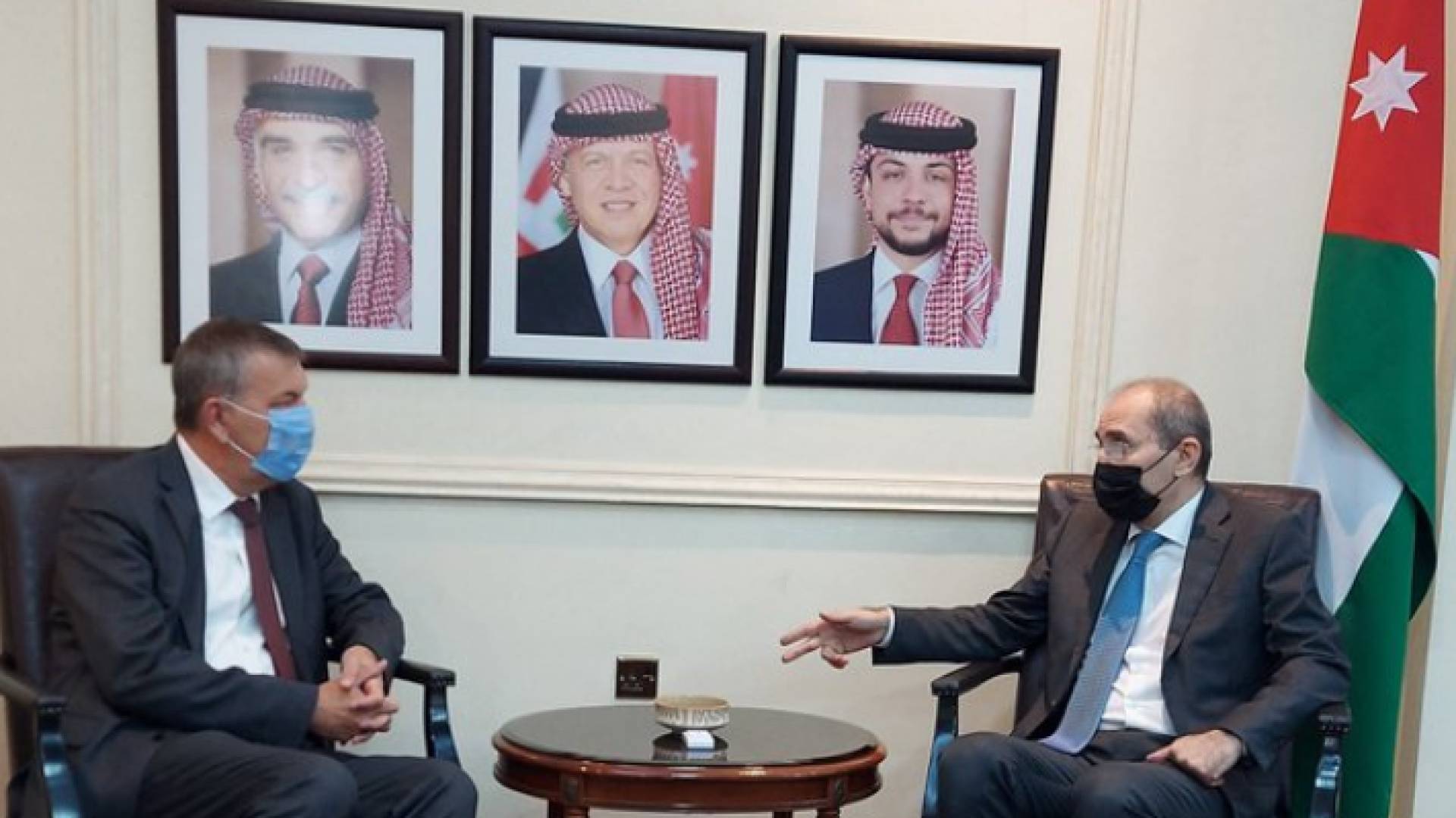 جانب من لقاء وزير الخارجية وشؤون المغتربين أيمن الصفدي بالمفوض العام لوكالة الأمم المتحدة لإغاثة وتشغيل اللاجئين الفلسطينيين "الأونوروا"