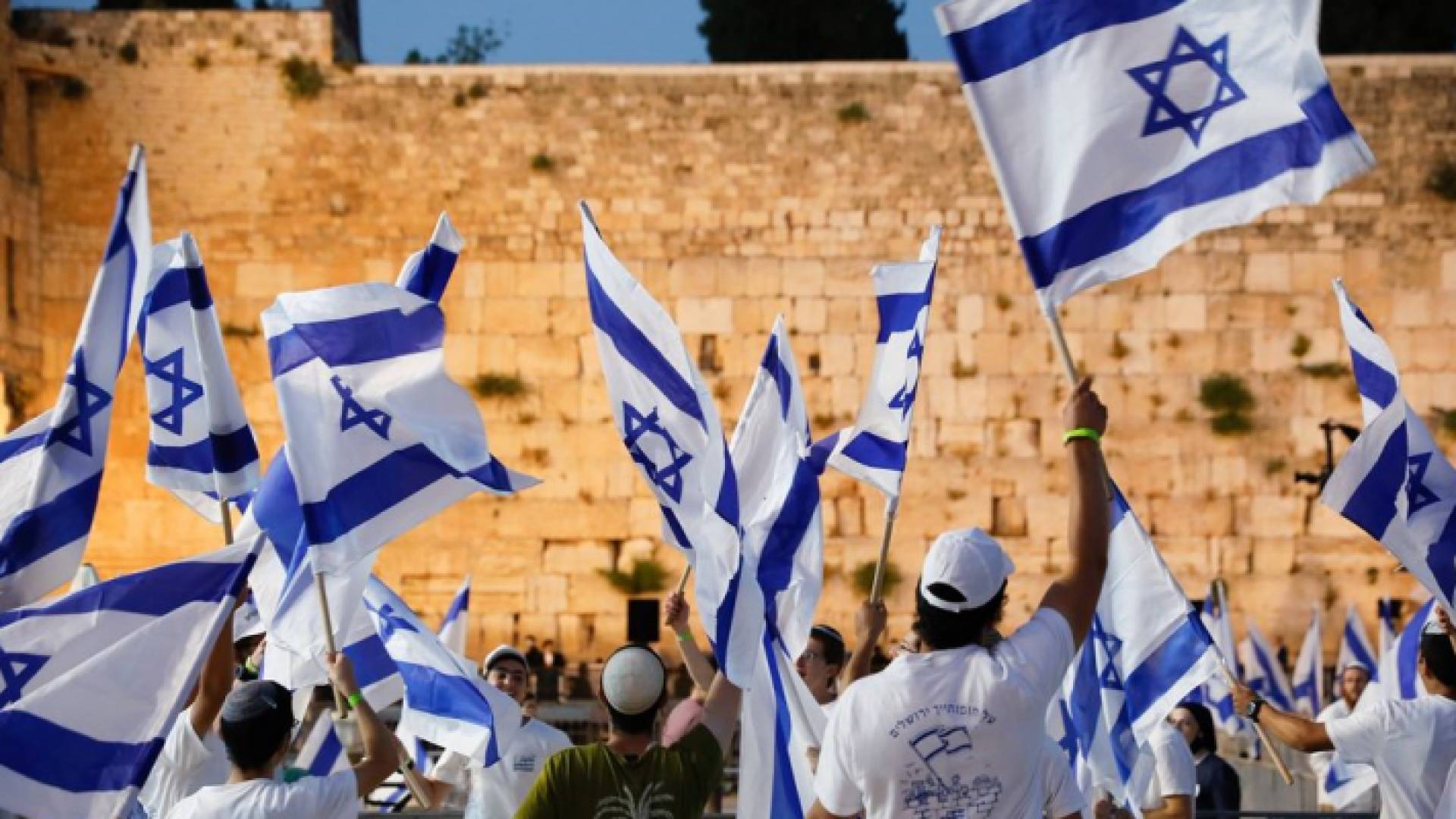 حماس: مسيرة الأعلام الإسرائيلية انفجار لمعركة جديدة للدفاع عن القدس والأقصى