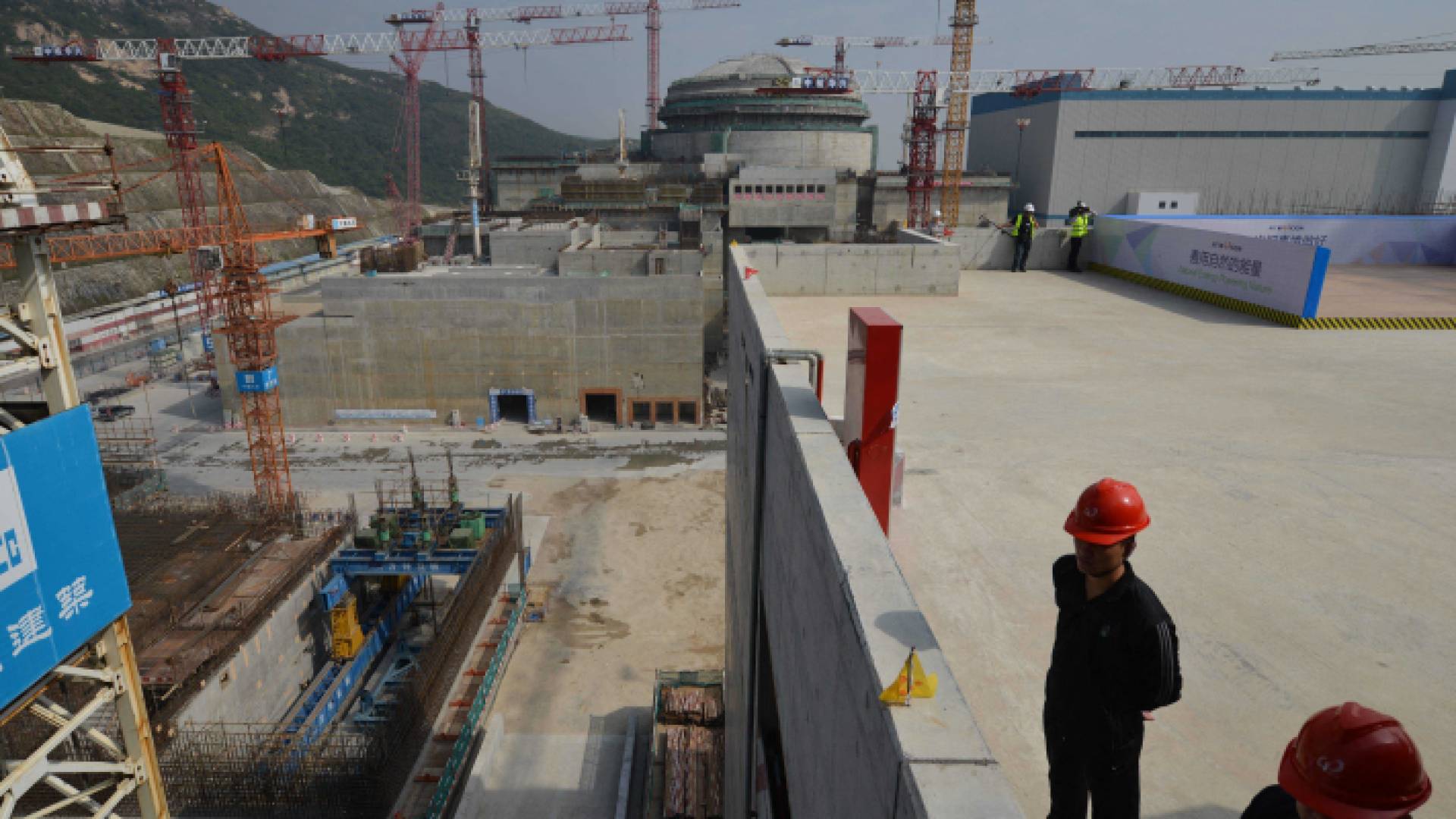 المصنع الصيني يحوي مفاعلين نوويين