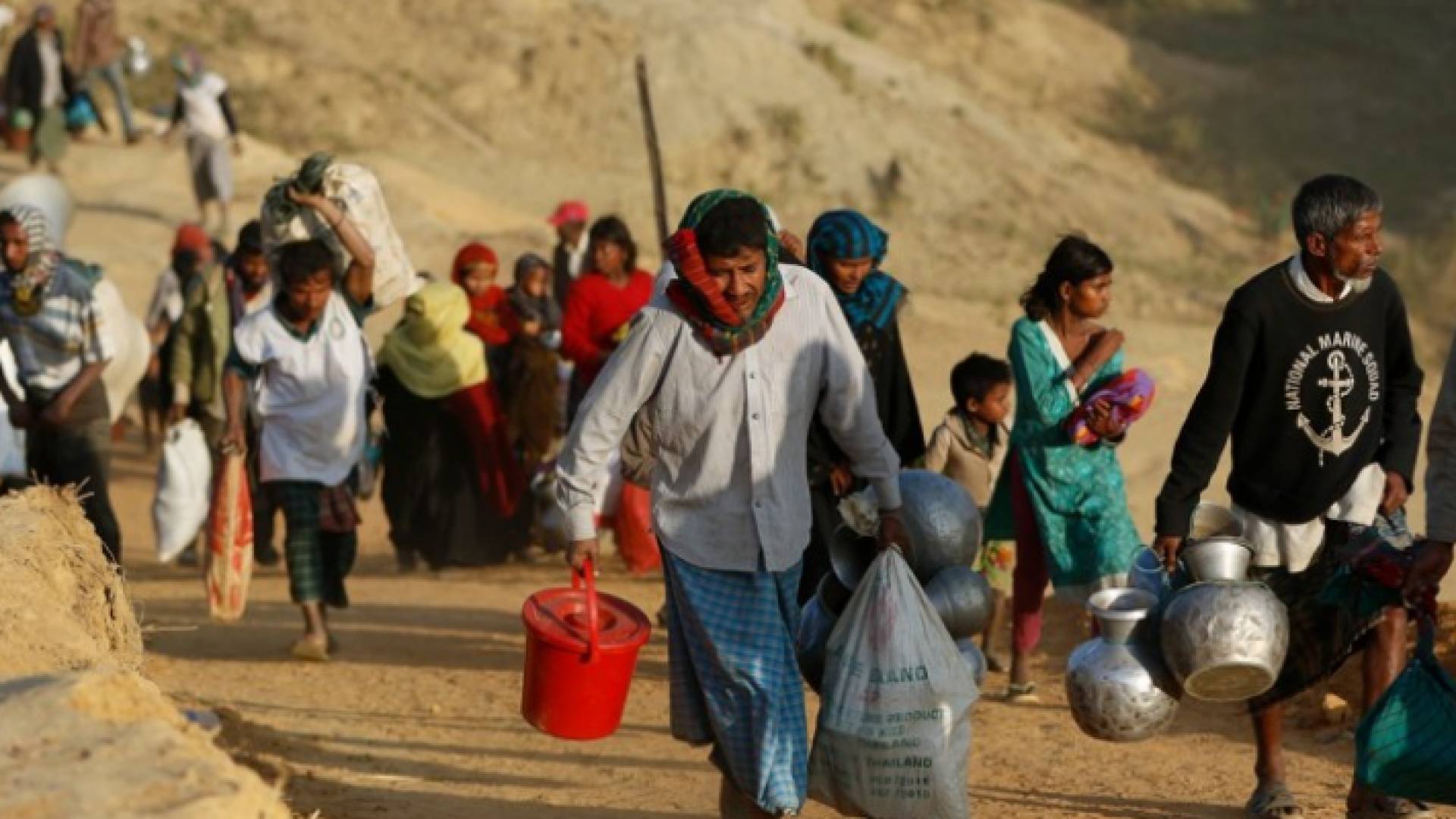 لقي عشرات المهاجرين حتفهم في مضيق باب المندب