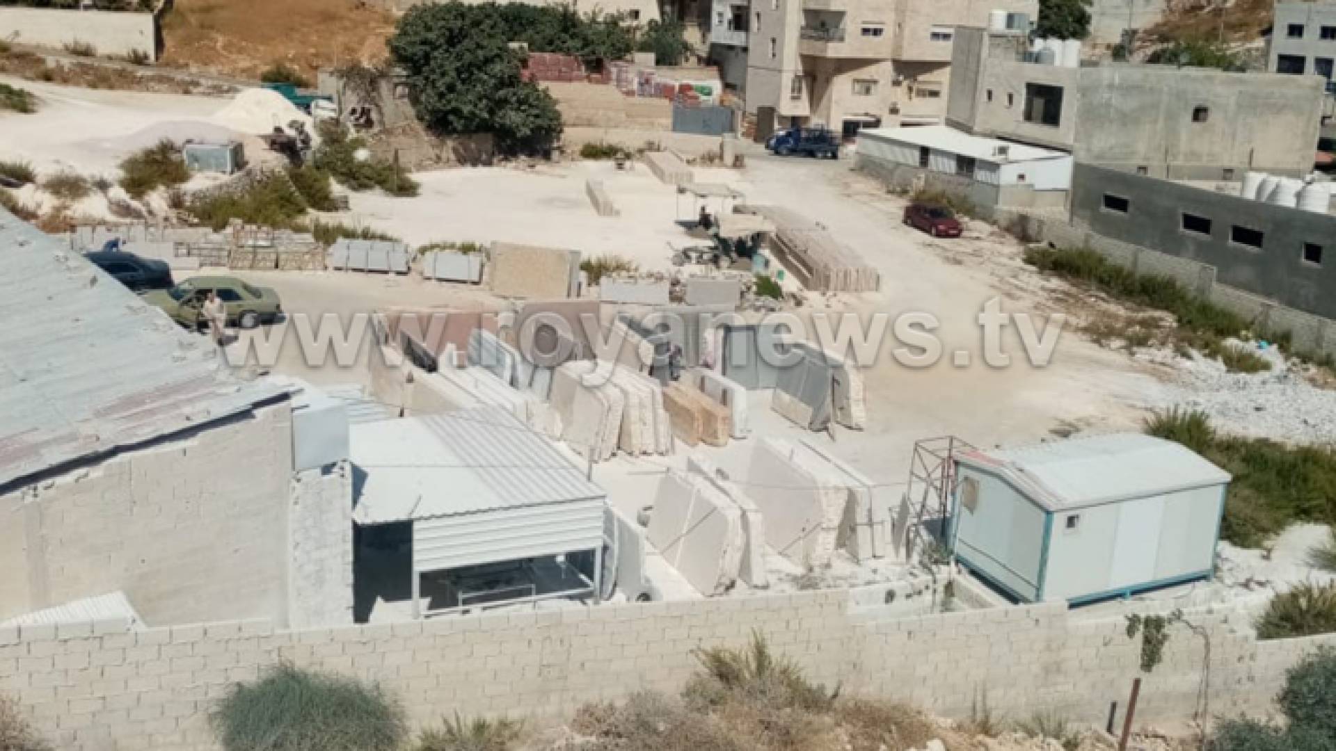 معامل الطوب والحجر في حي الصوانية بالسلط