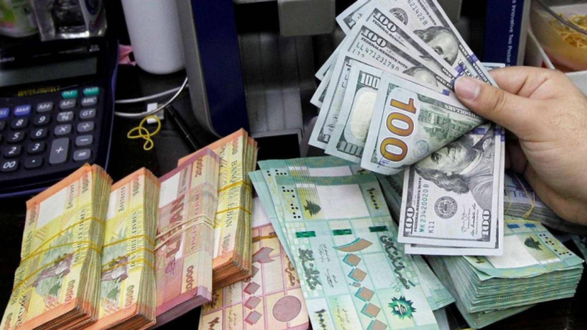 الليرة اللبنانية في تدهور مستمر