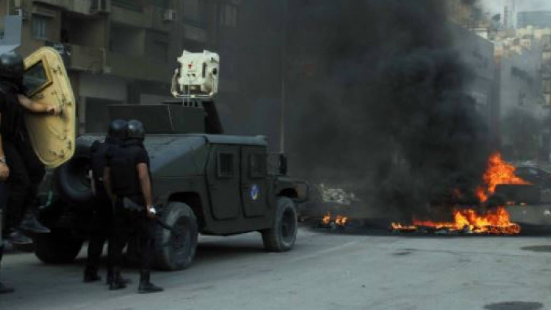 جانب من فض اعتصام رابعة بالقوة على أيدي قوات الأمن المصرية