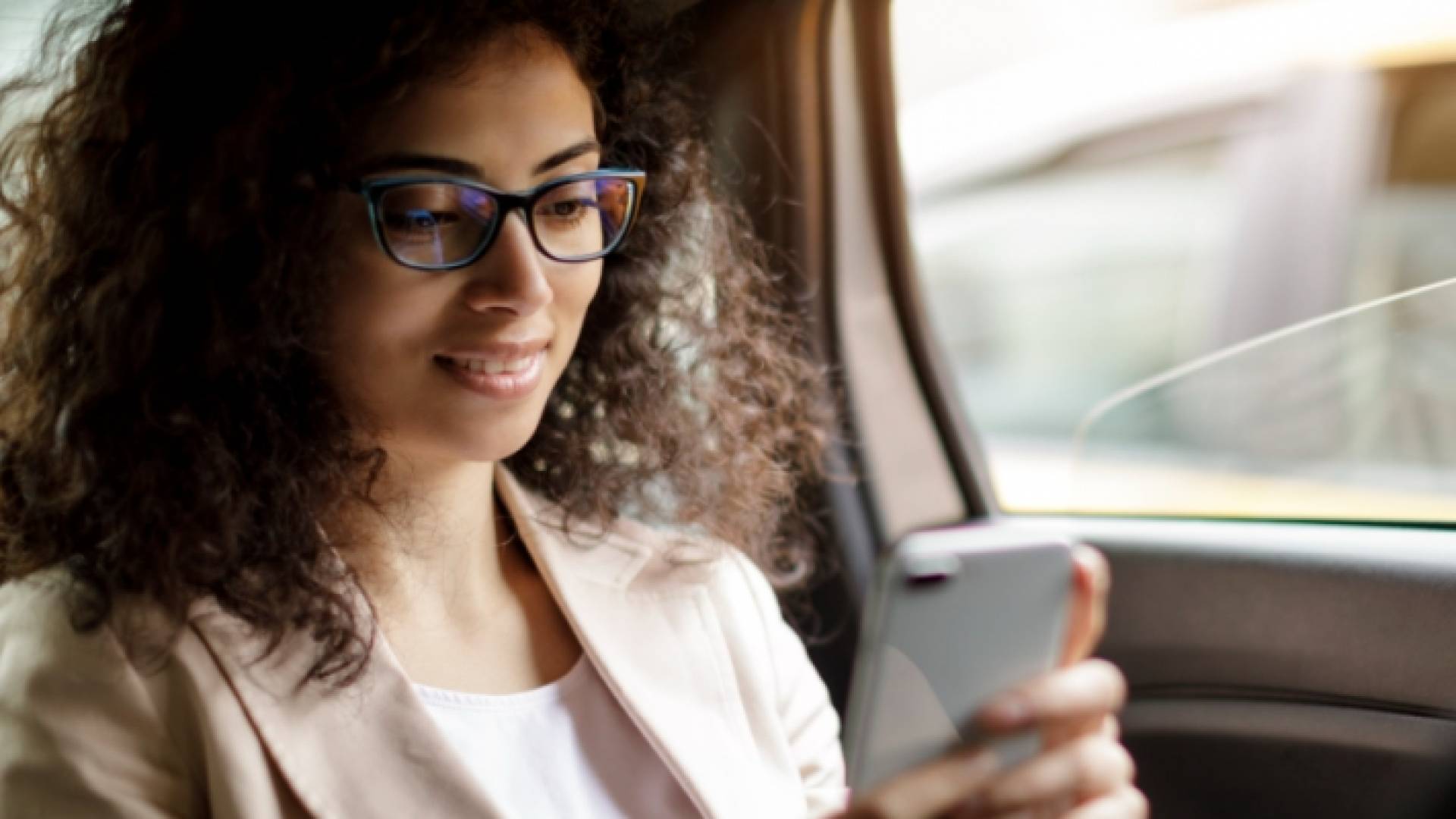 تويتر يضيف إعدادا خاصا بالنساء العربيات