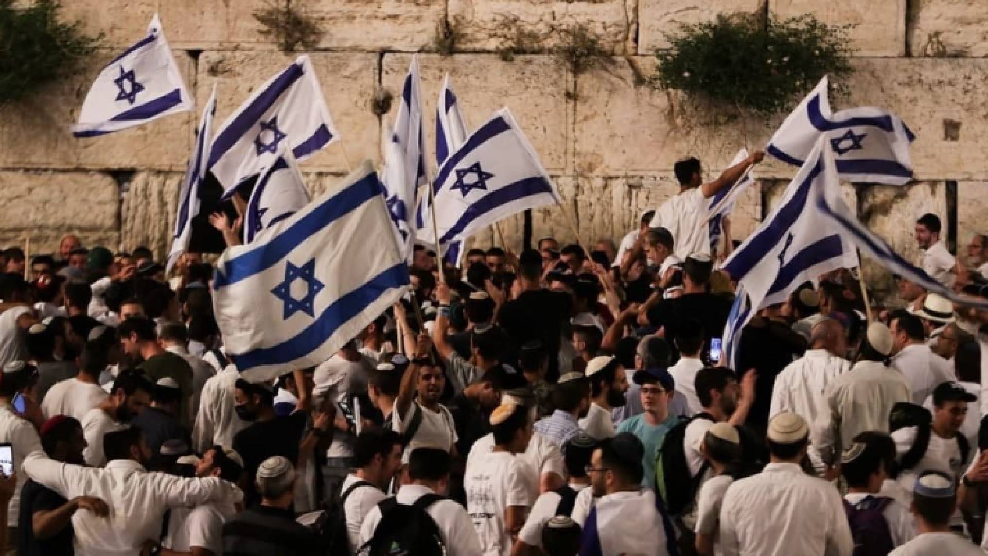 المستوطنون يتجهون نحو حائط البراق