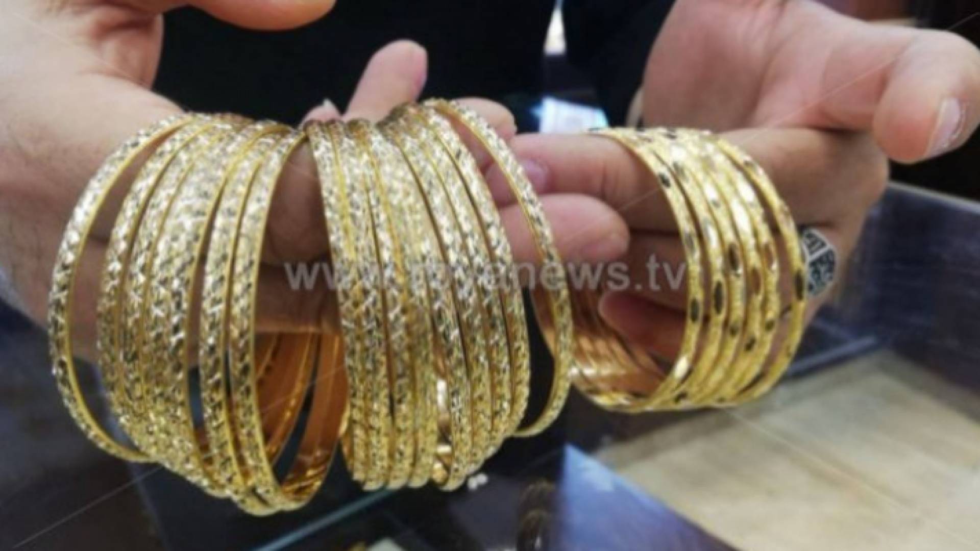 أساور ذهب - تعبيرية