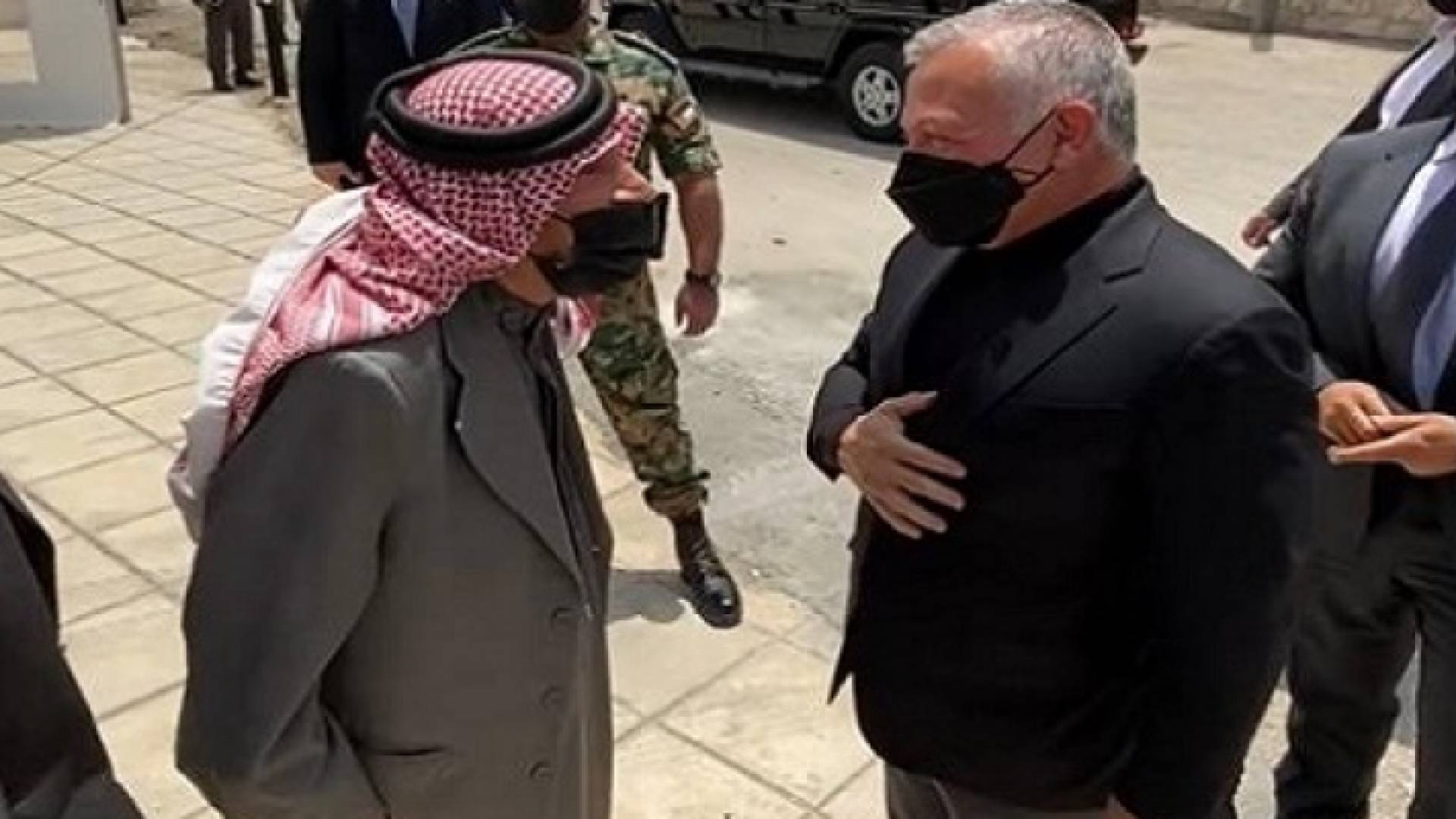 الملك خلال زيارته للواء الكورة في اربد