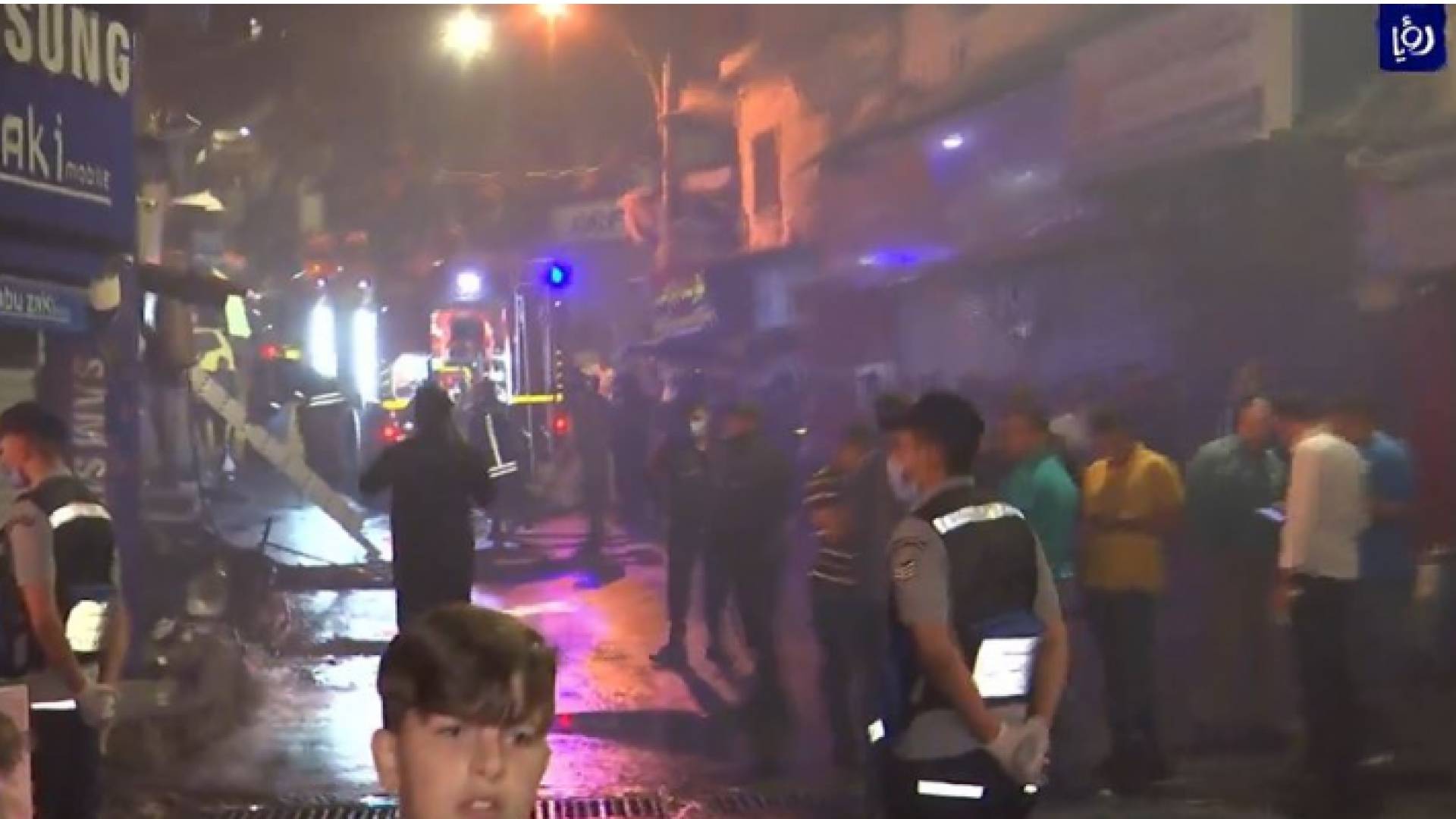 حريق كبير لمحلات تجارية بوسط البلد في عمان