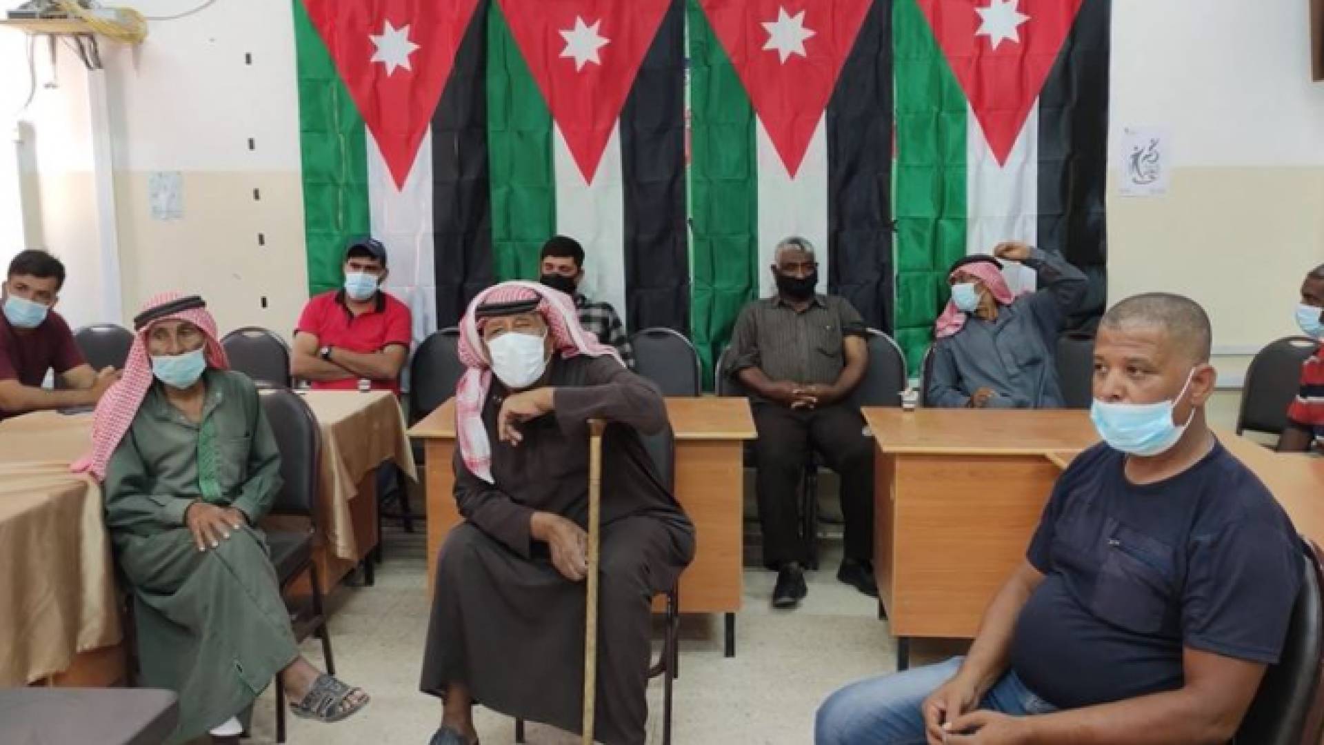 تخصيص مدرسة الطوال الشمالي للبنين الأساسية لإعطاء لقاح كورونا لكبار السن