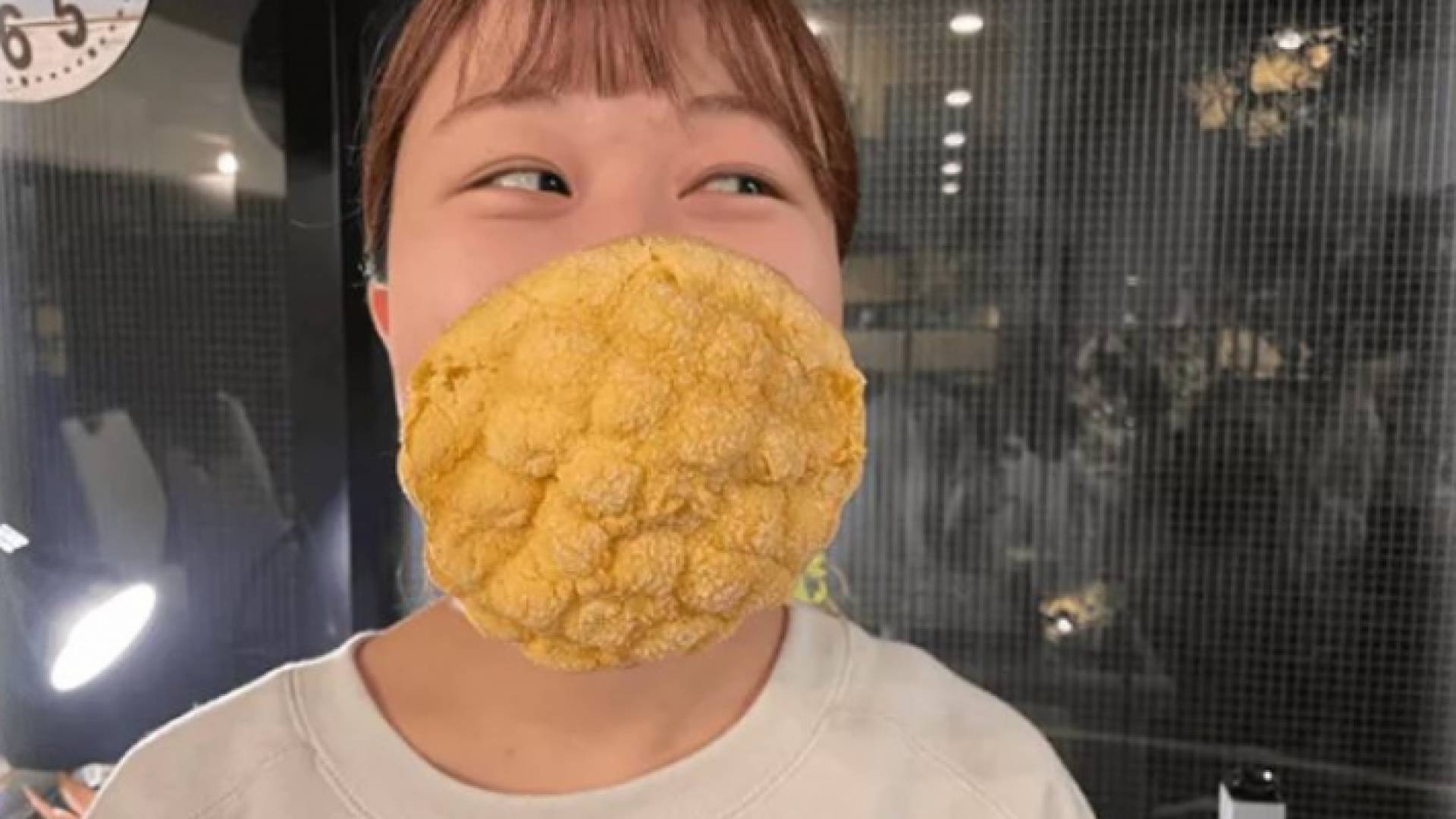 كمامة صالحة للأكل صنعت في اليابان