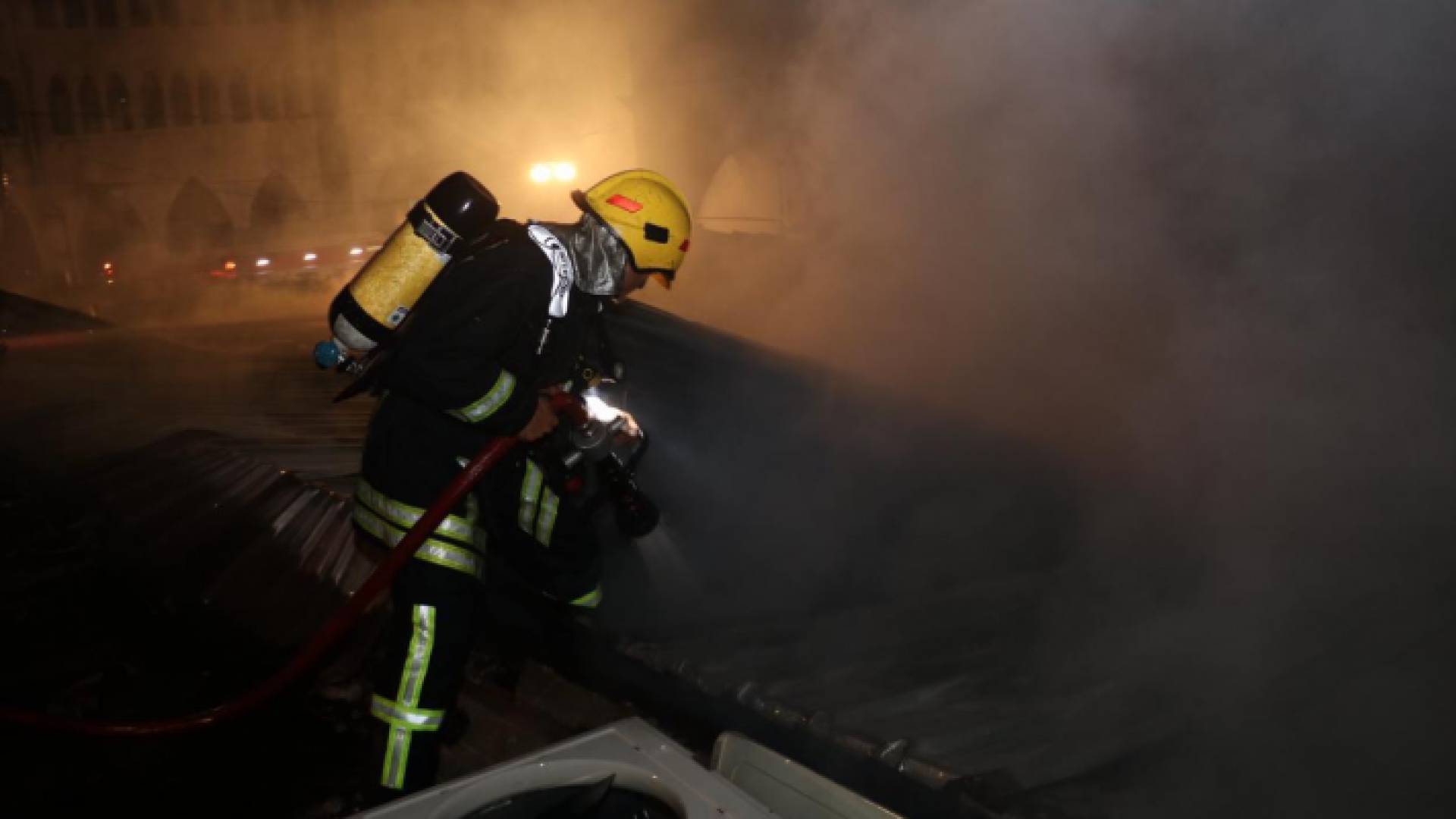 اخماد حريق محلات تجارية في وسط البلد بعمان ولا اصابات