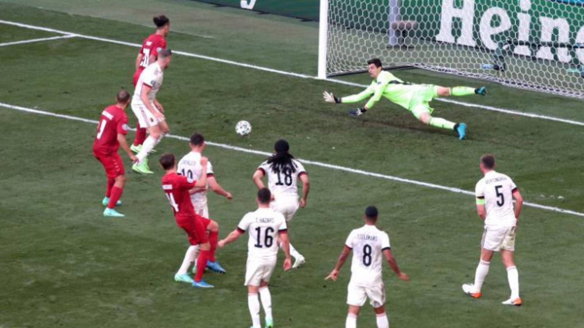 من مباراة بلجيكا والدنمارك