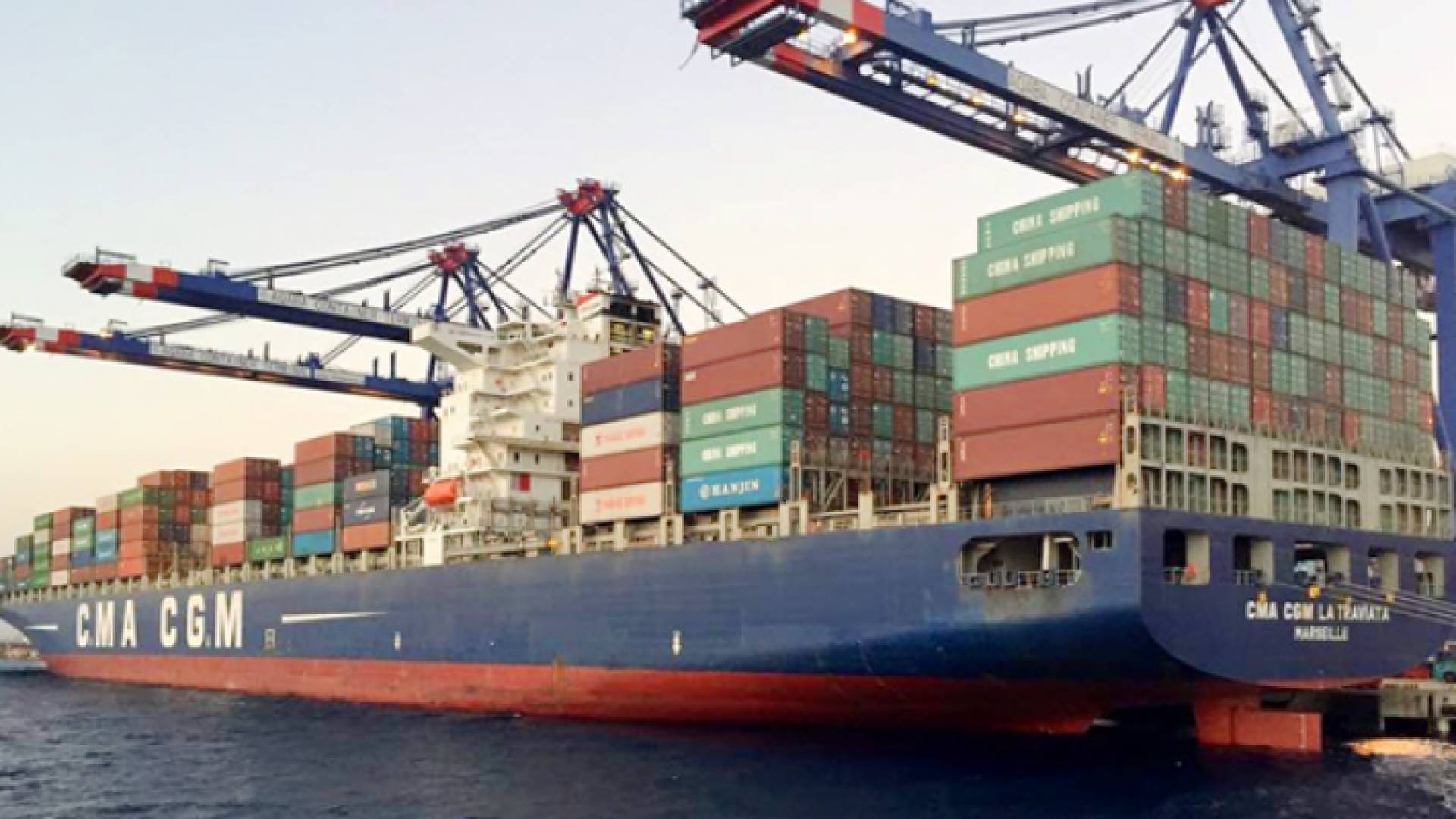 باخرة في ميناء العقبة