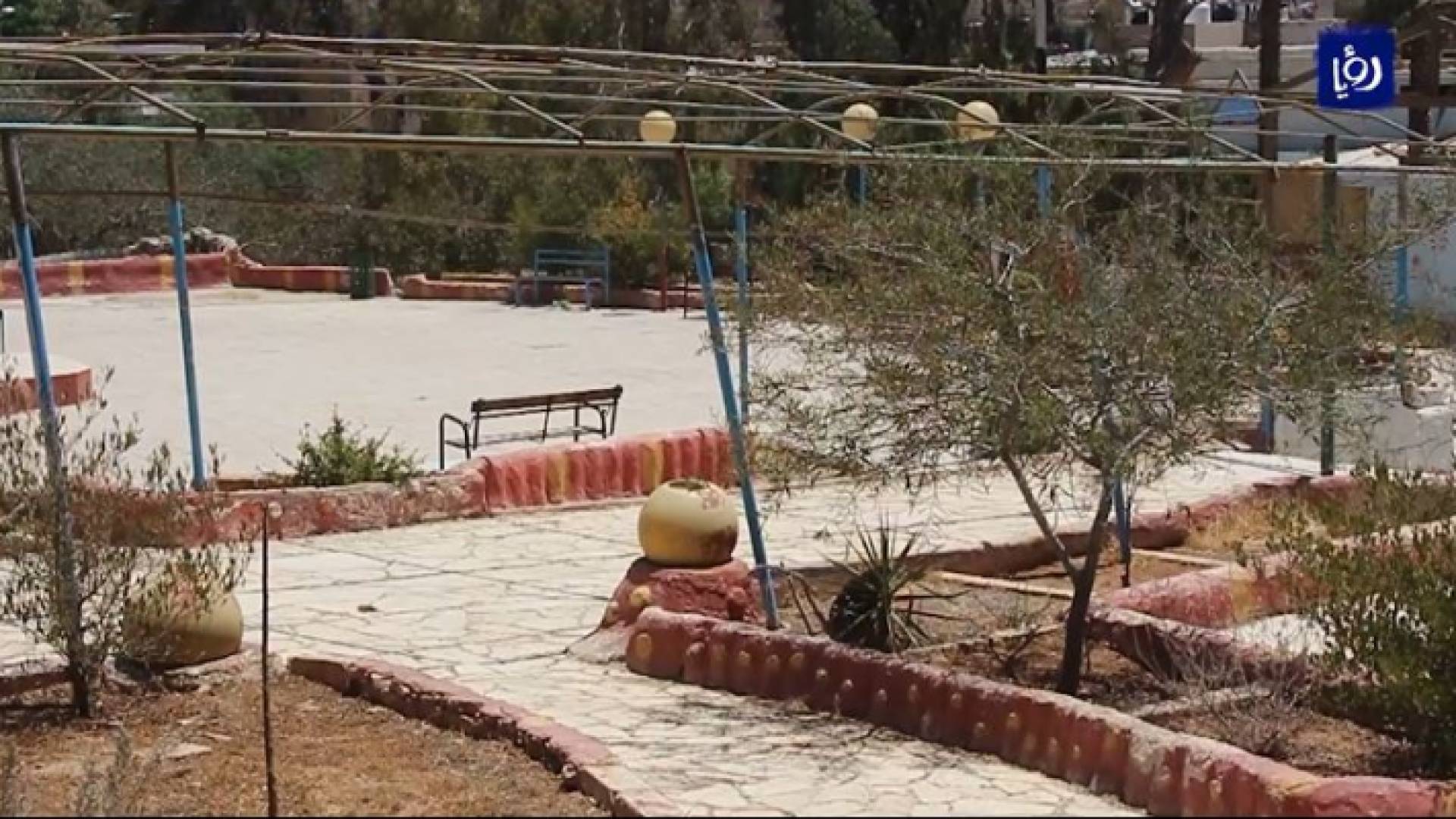 الحدائق العامة في الزرقاء "بدها شوية رتوش"