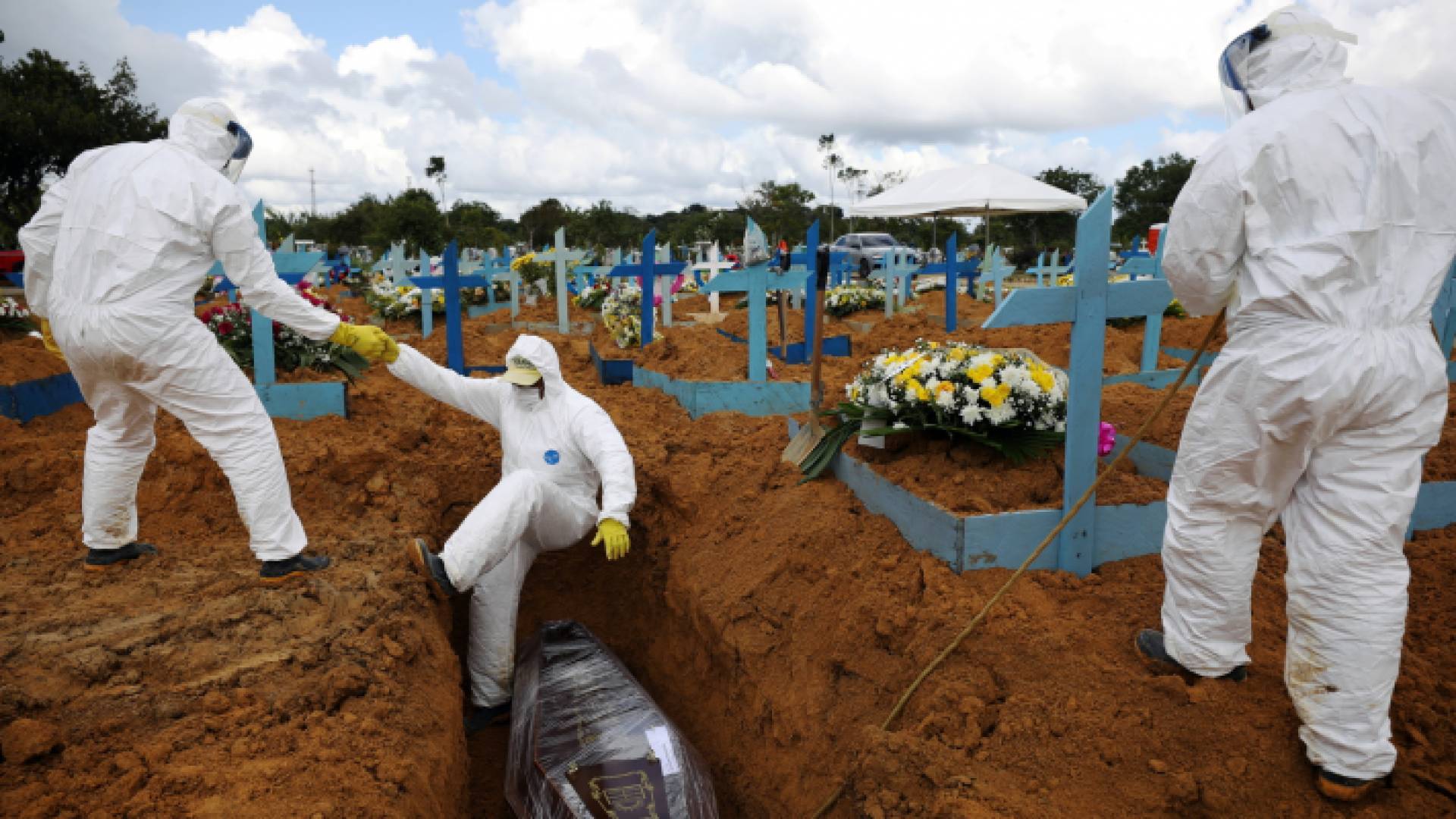 آلاف الإصابات والوفيات اليومية بفيروس كورونا في البرازيل