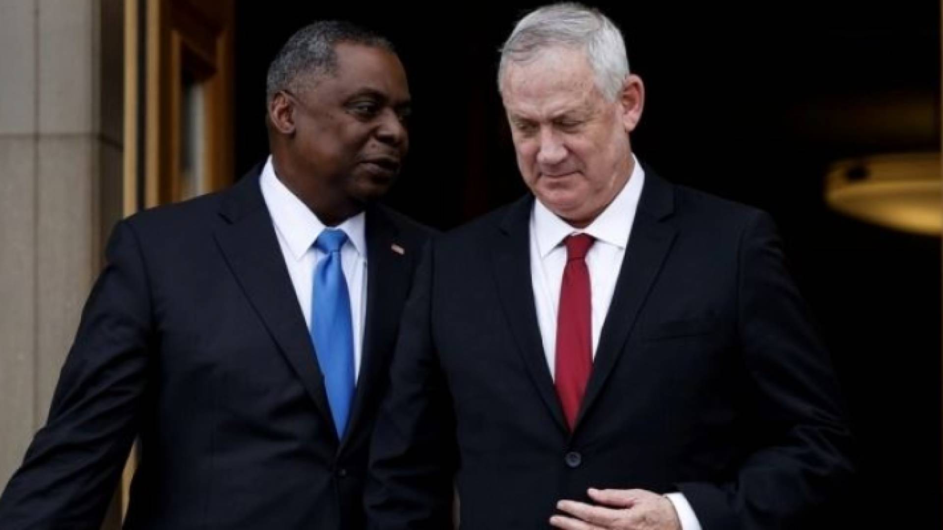 وزير الدفاع الامريكي لويد أوستن ووزير الدفاع الإسرائيلي بيني غانتس