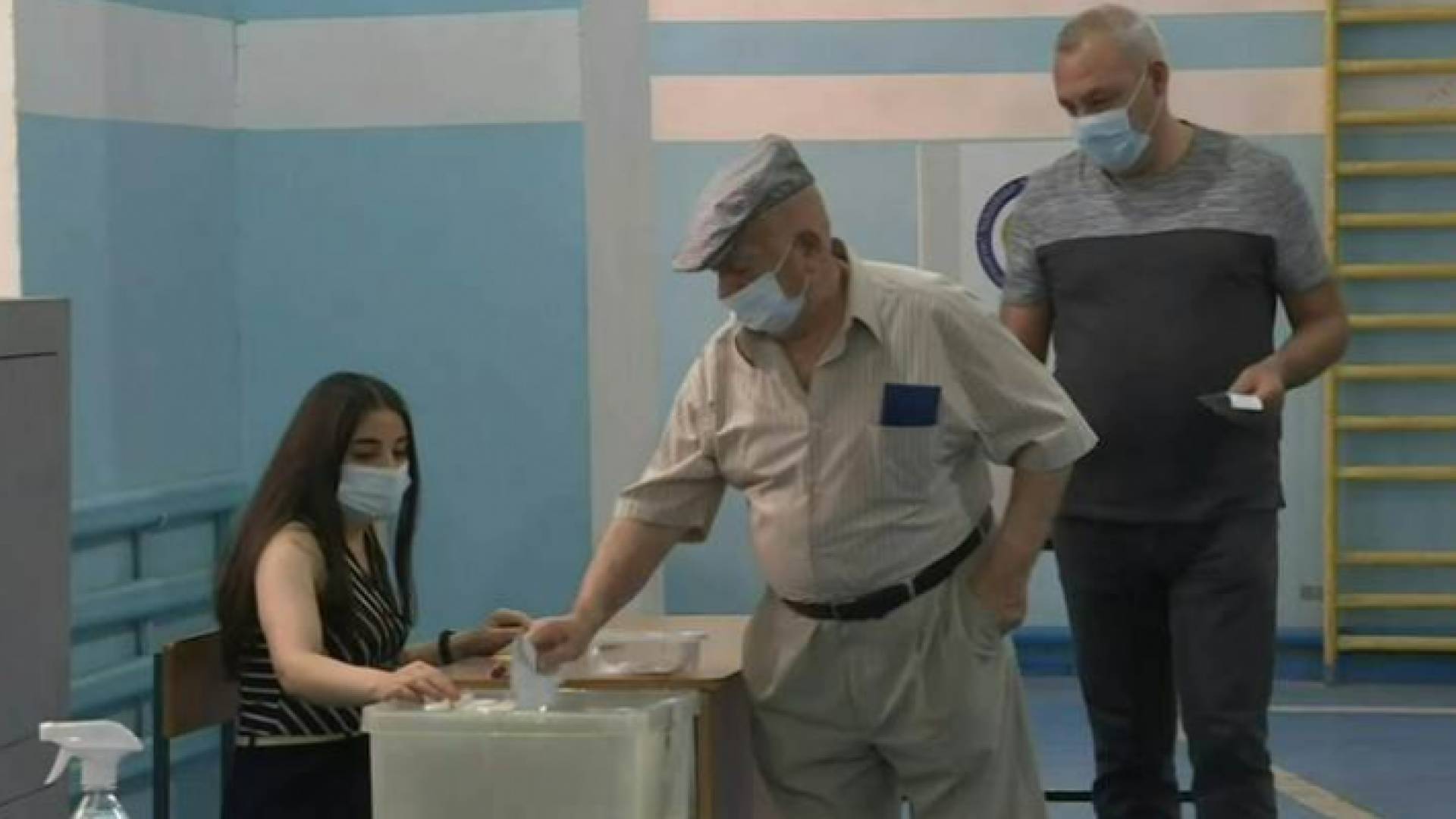 يدلي نحو 2,6 مليون ناخب أرمني بأصواتهم