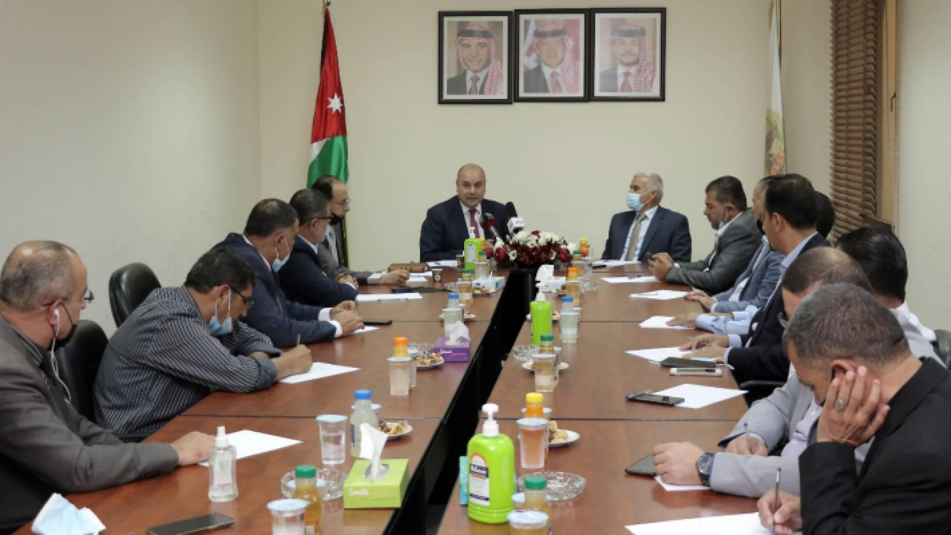 رئيس مجلس النواب في اجتماعه مع مجلس وأعضاء نقابة الصحفيين ورؤساء التحرير في الصحف الورقية