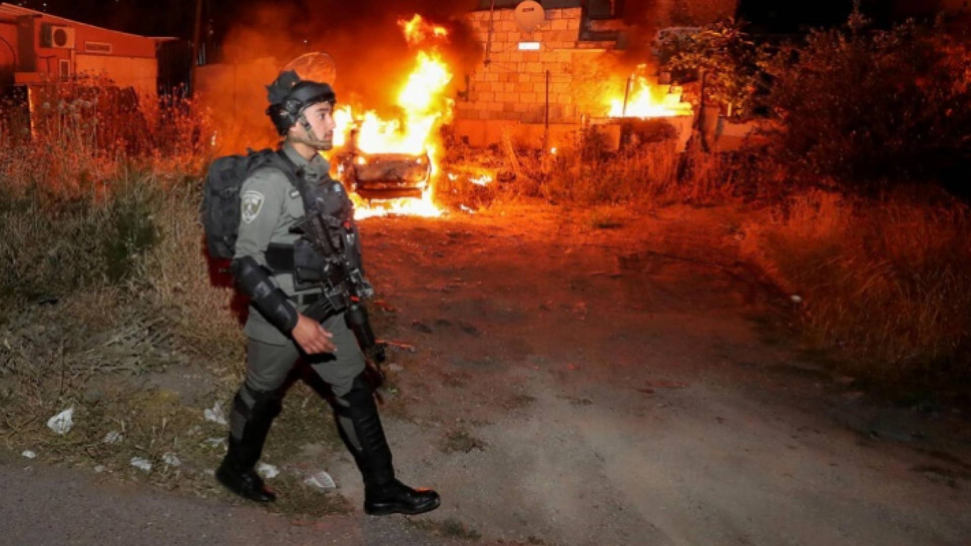 تواجد عناصر من جيش الاحتلال في منطقة حي الشيخ جراح