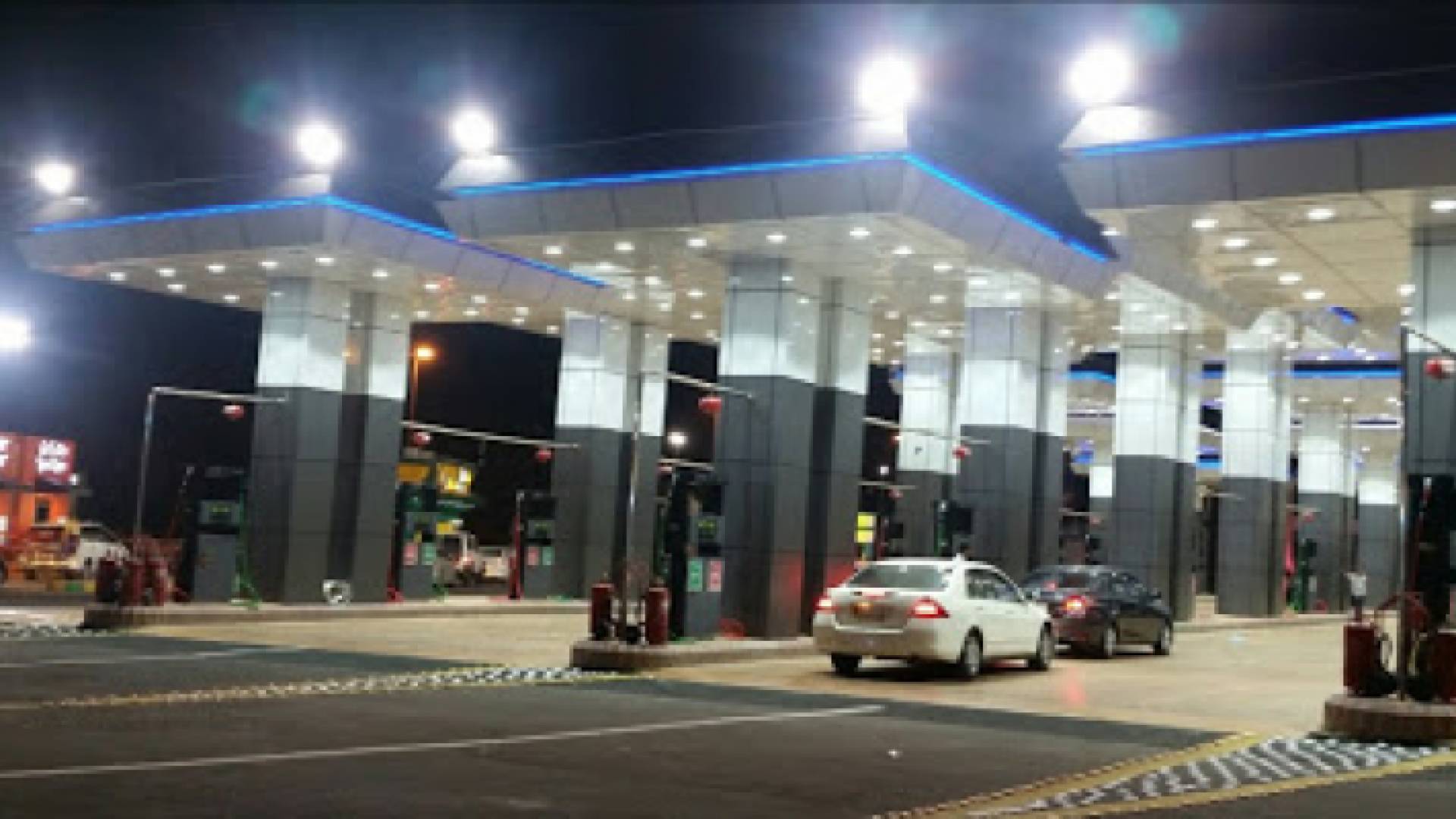 لبنان يعاني من نقص في المحروقات على إثر الأزمة الاقتصادية