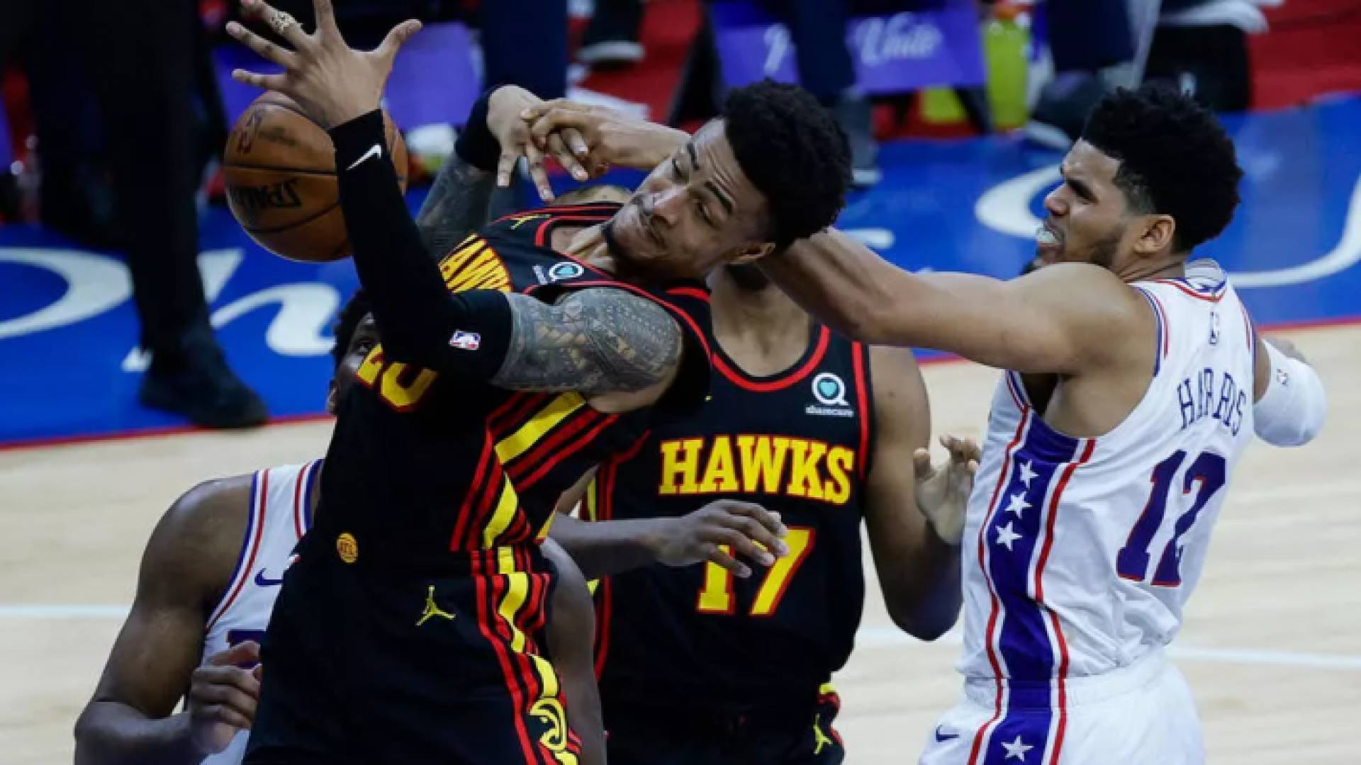 الدوري الأمريكي: هوكس ينتزع بطاقة نهائي الشرق وصنز يتقدم في الغرب