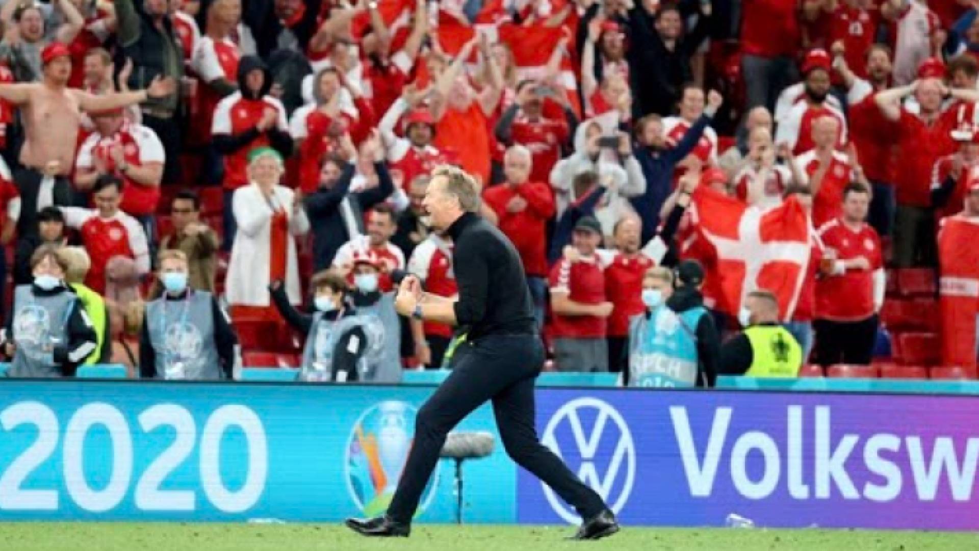 الدنمارك تسحق روسيا وتخطف التأهل لثمن نهائي اليورو