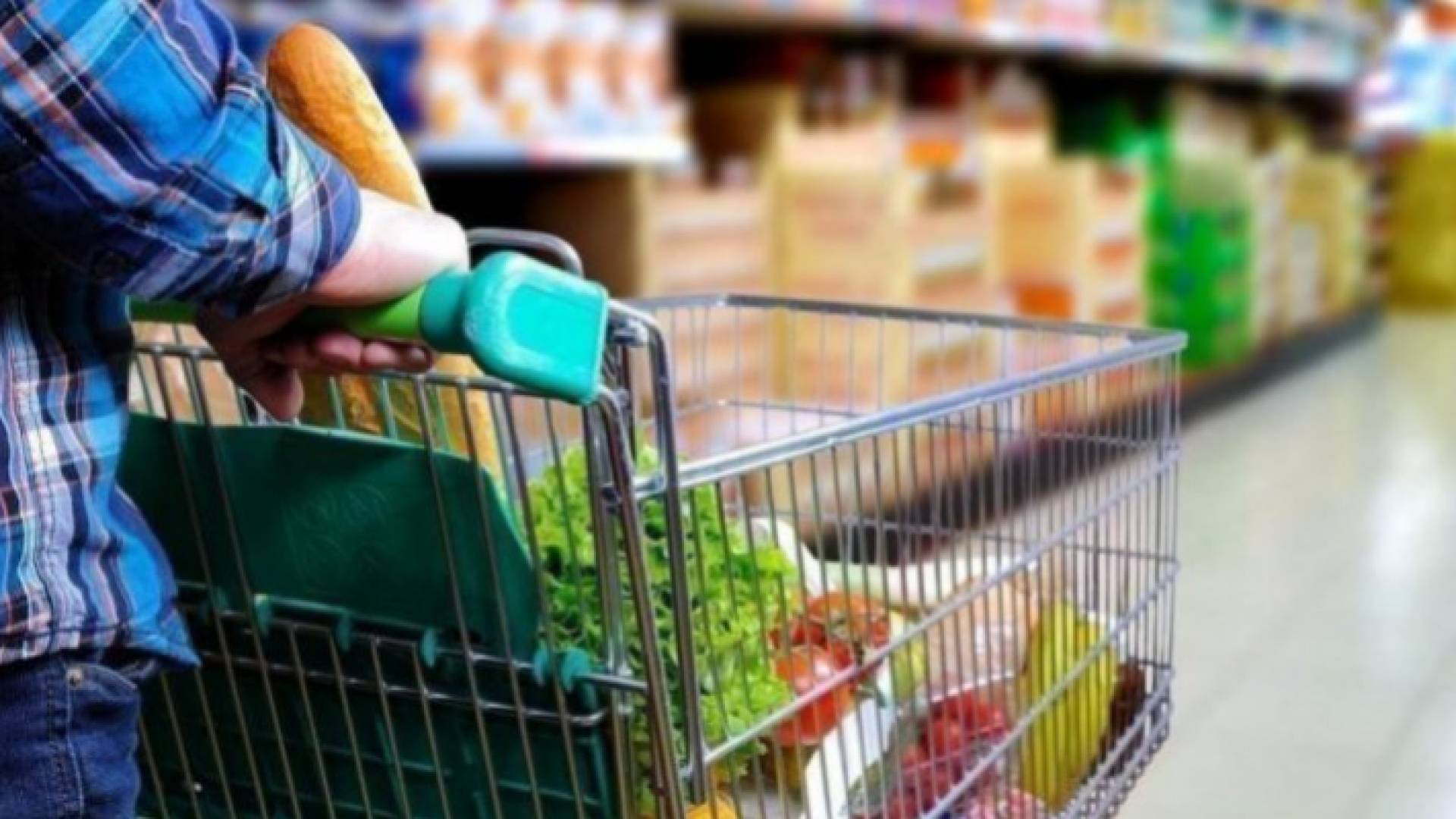 الحكومة: سنتدخل بحال رفع الأسعار في الأردن