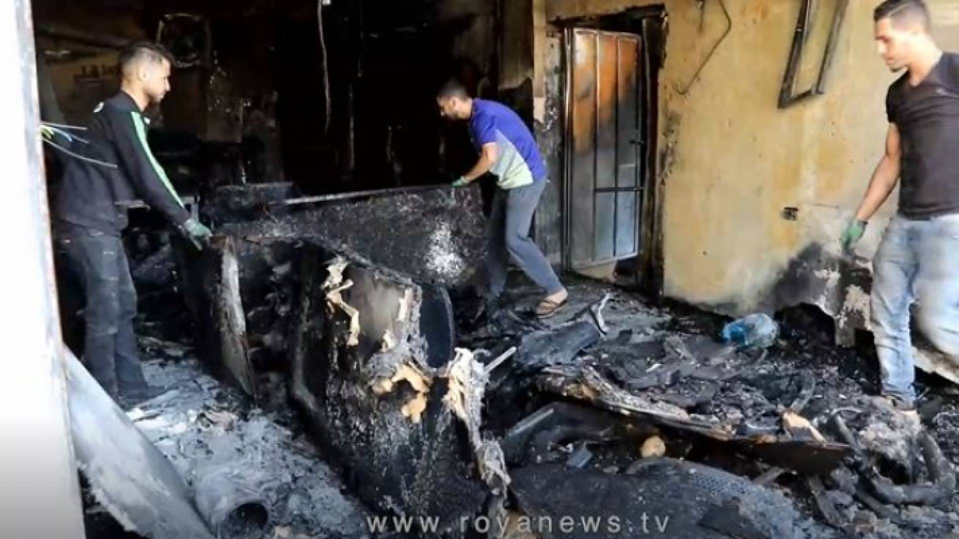 المحلات التجارية المحترقة