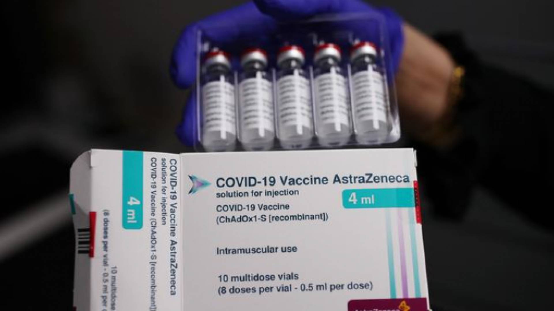 لقاح أسترازينيكا المضاد لفيروس كورونا