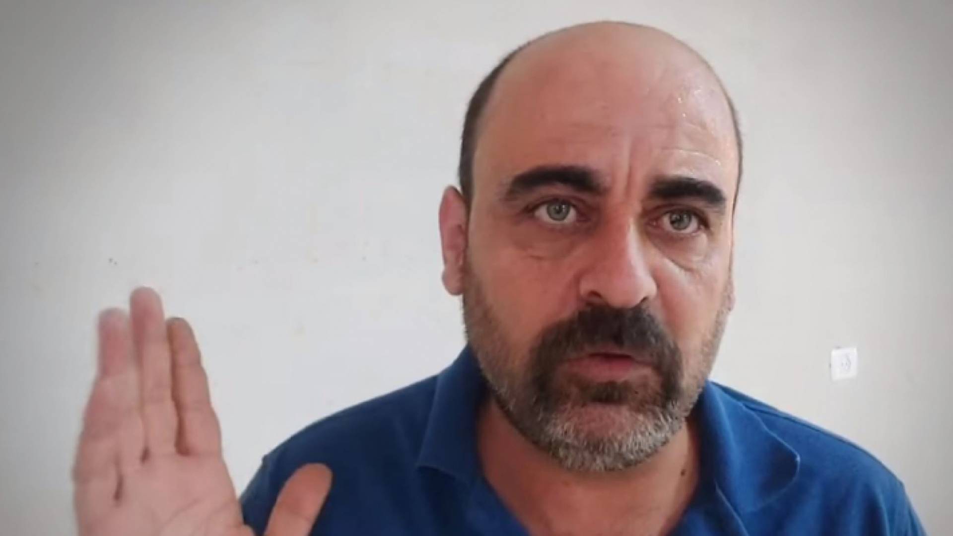 المعارض الفلسطيني الراحل نزار بنات