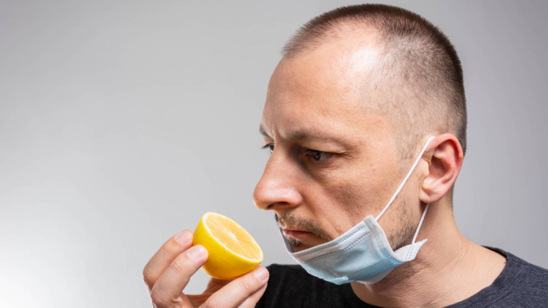 يصيب فقدان الشم في أكثر الأحيان أشخاصا في عمر الشباب