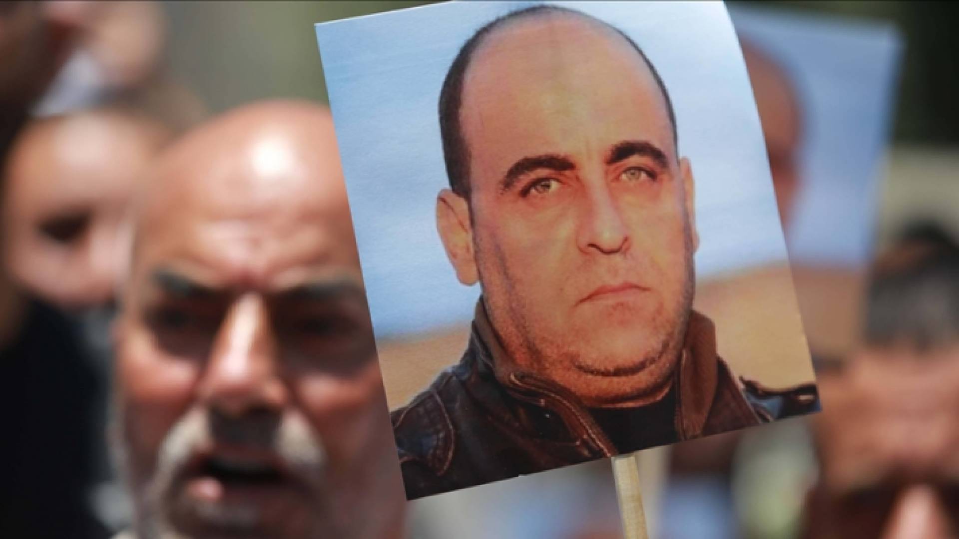 البدء بالتحقيق في ظروف وفاة نزار بنات