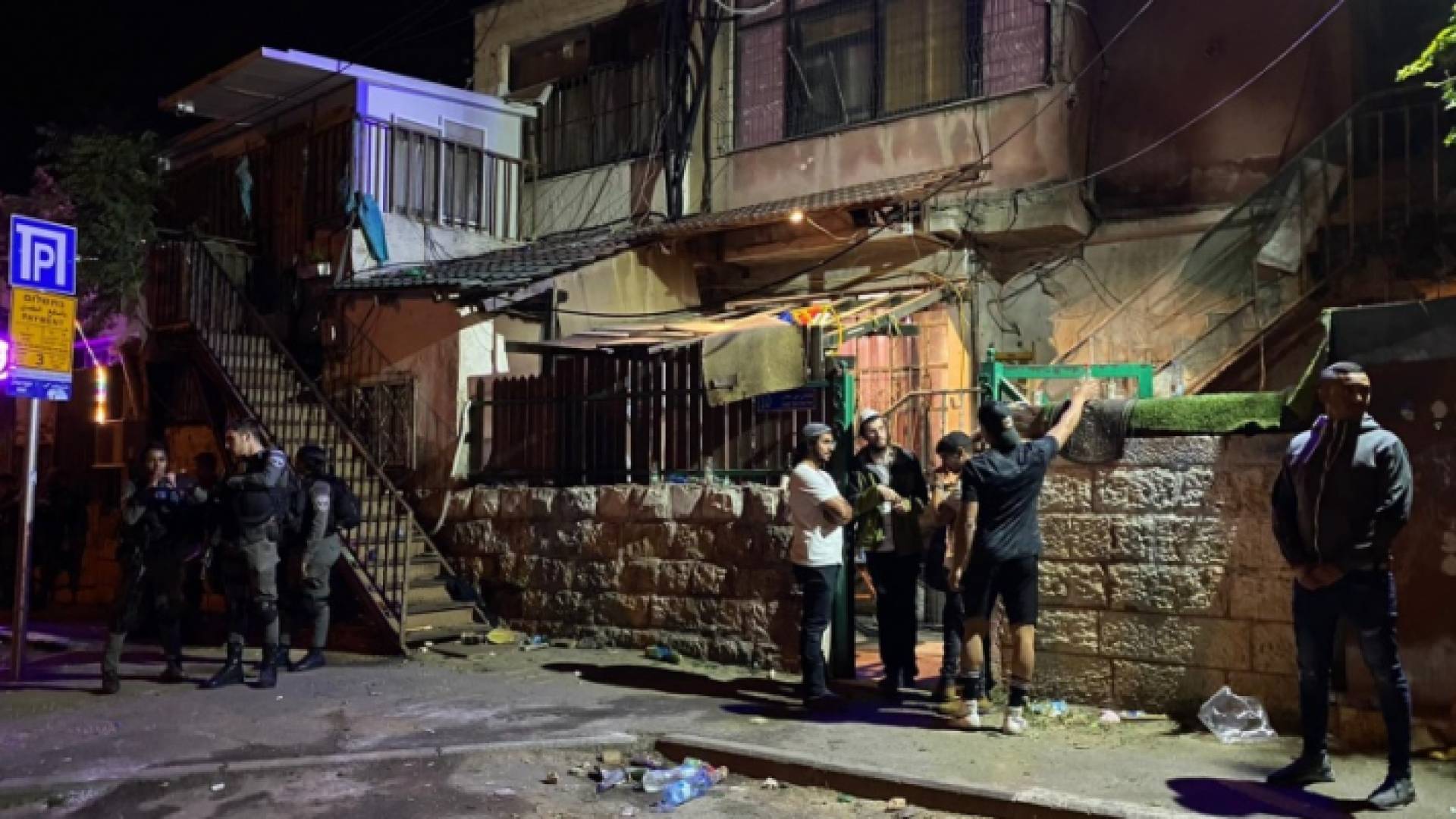إصابات خلال اعتداء للمستوطنين على أهالي حي الشيخ جراح في القدس