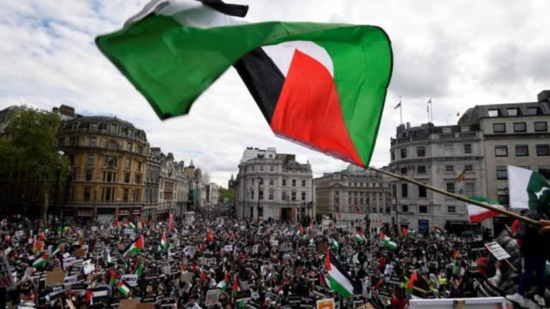 الآلاف يتظاهرون في لندن ضد بيع السلاح للاحتلال الإسرائيلي