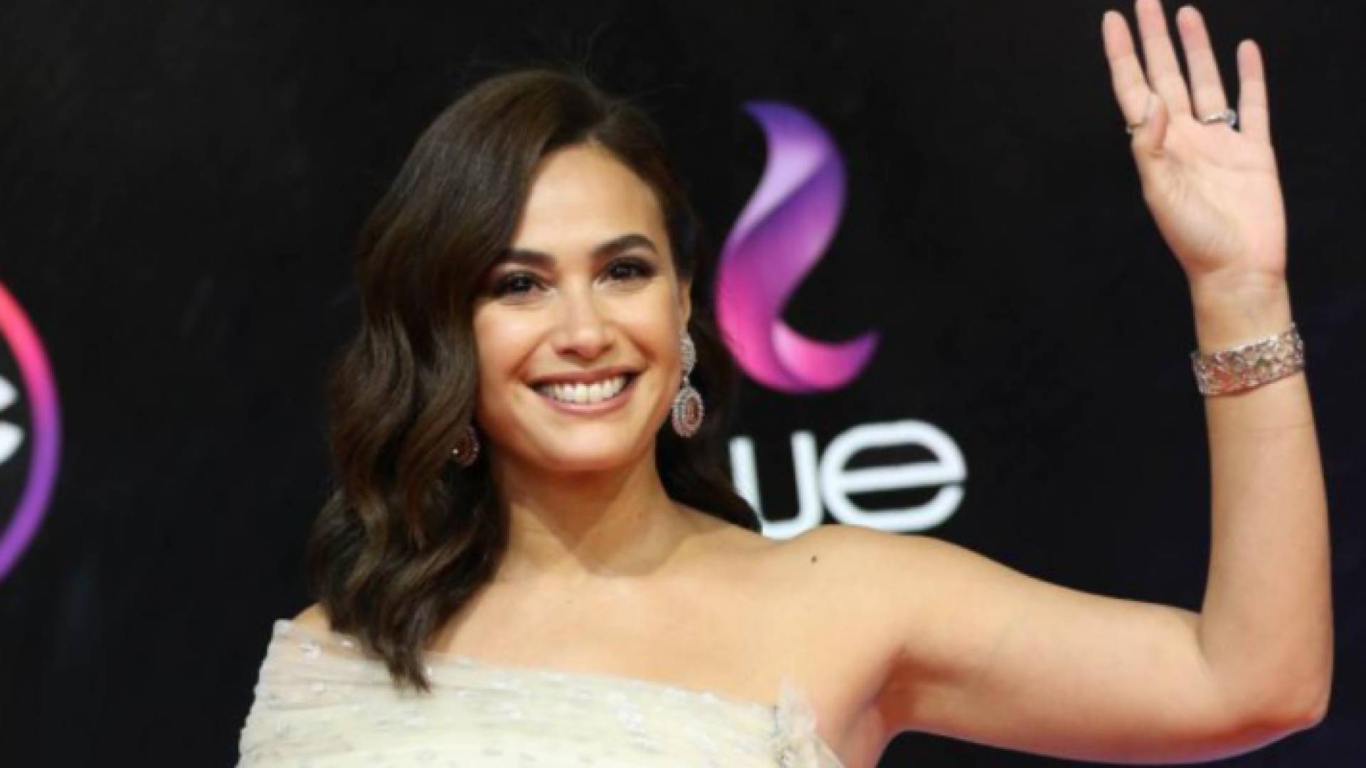 هند صبري تطلق مبادرة "الأكسجين للجميع" في تونس