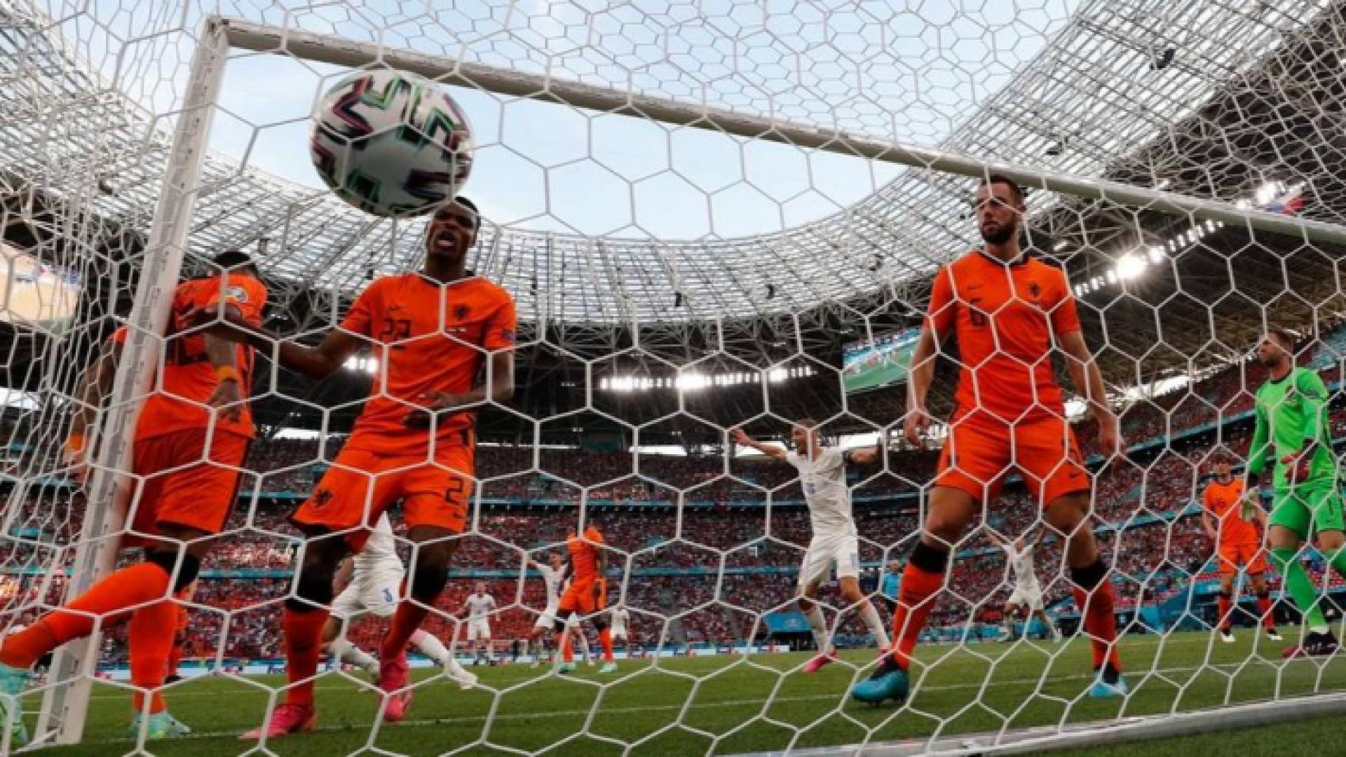 الشباك الهولندية تهتز بهدف تشيكي