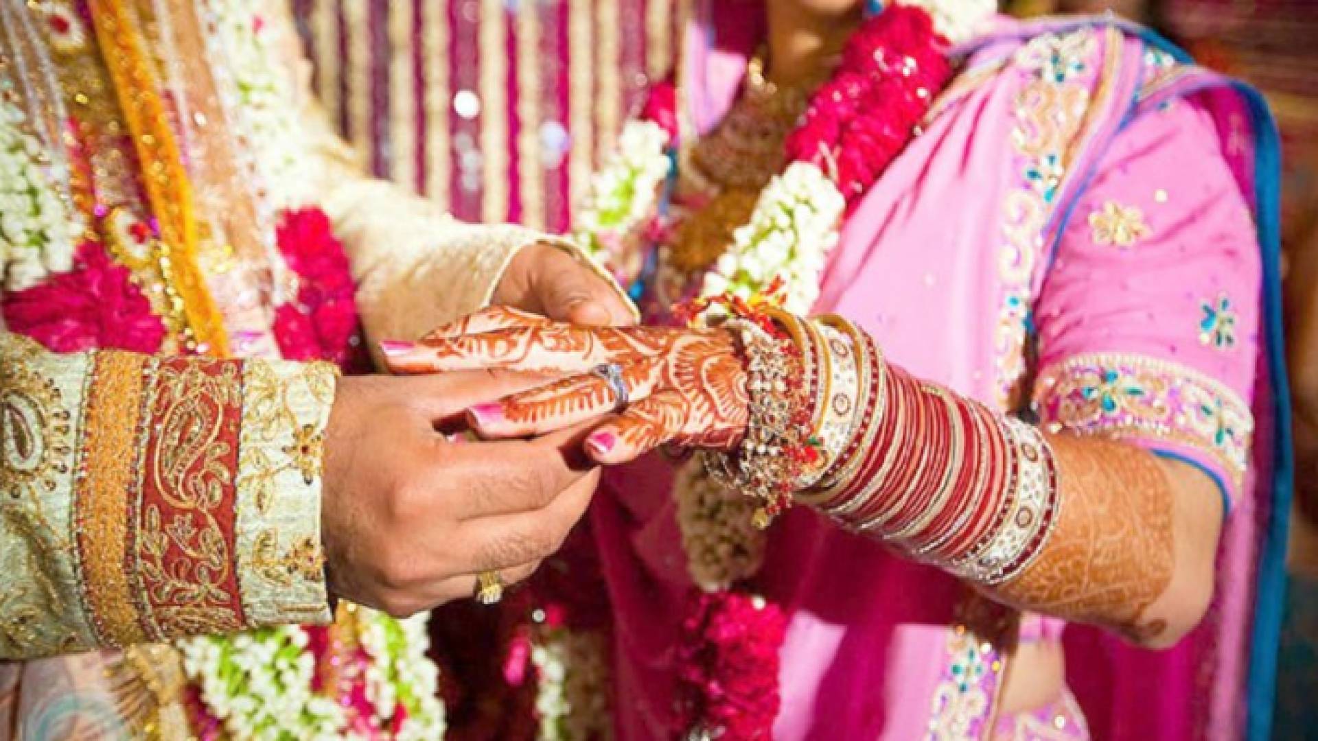 عروس هندية تطلب الطلاق لهذا السبب