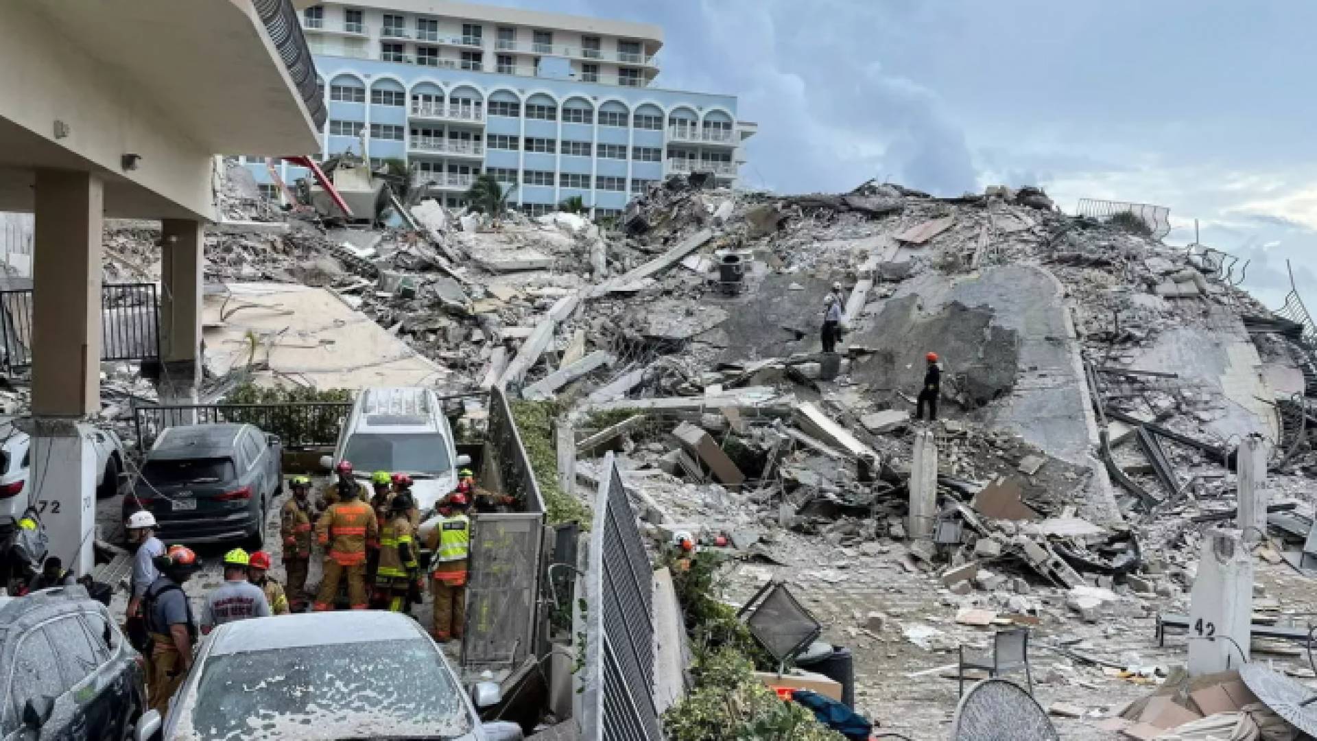 المبنى المنهار في فلوريدا