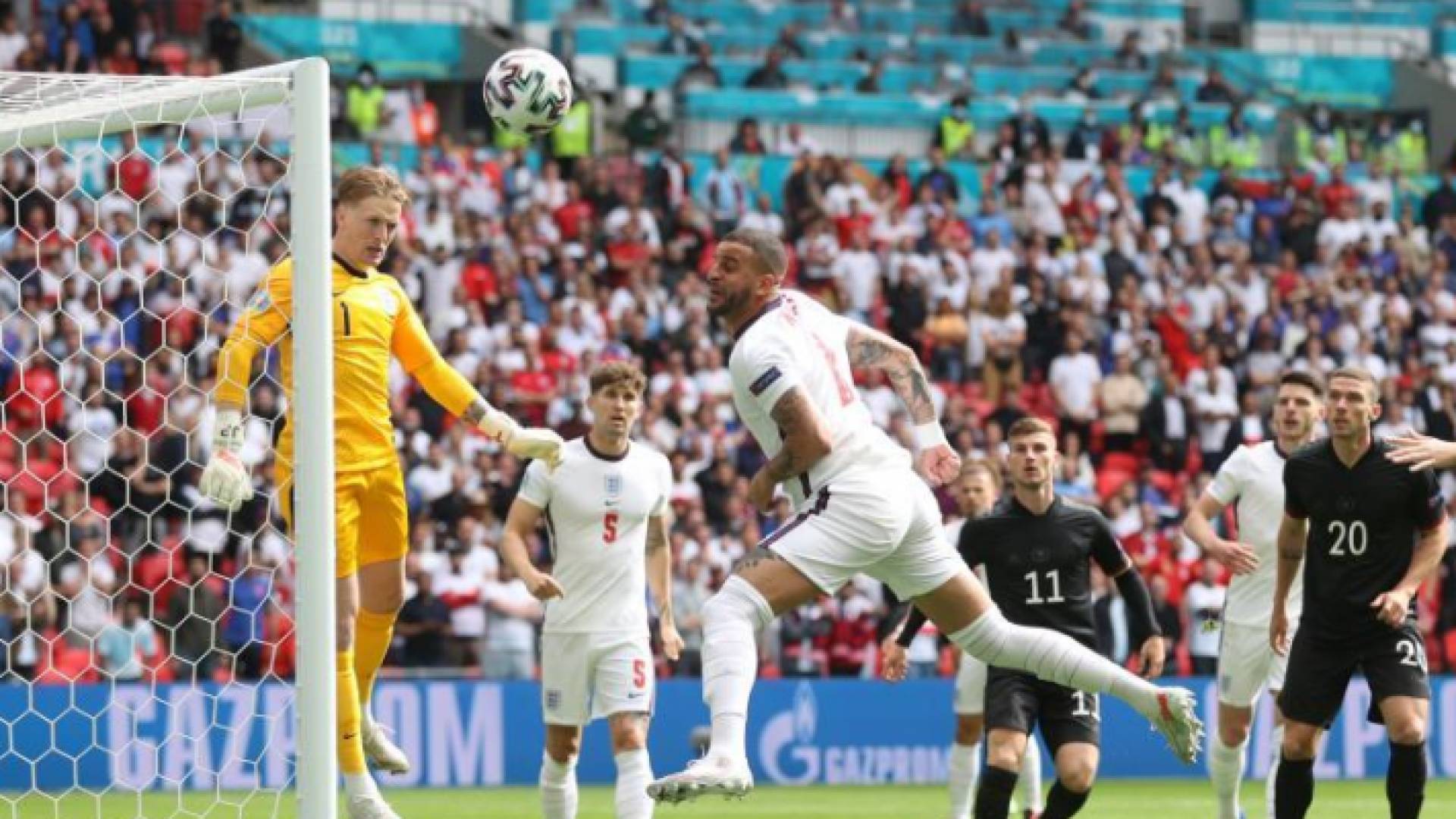 انجلترا تكسر العقدة وتركل ألمانيا خارج اليورو