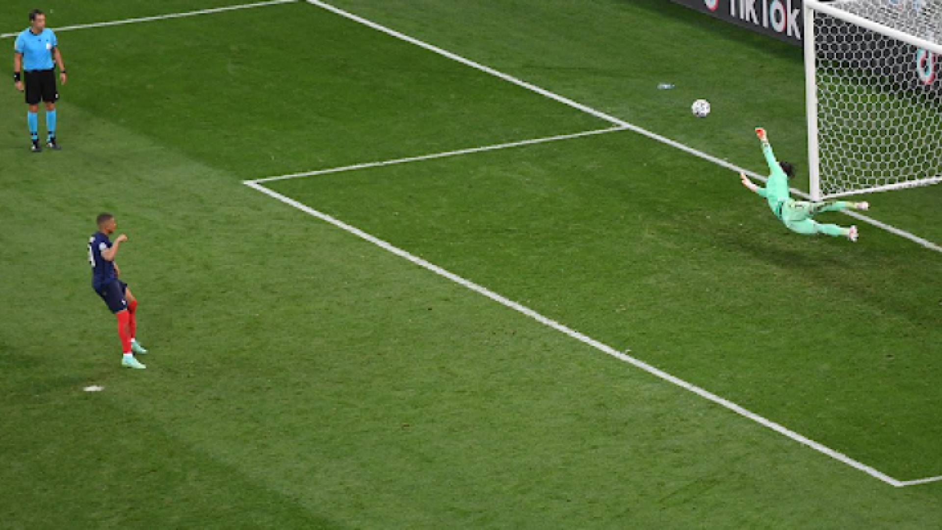 ديشامب يعلق على اهدار مبابي ركلة الجزاء الاخيرة لفرنسا