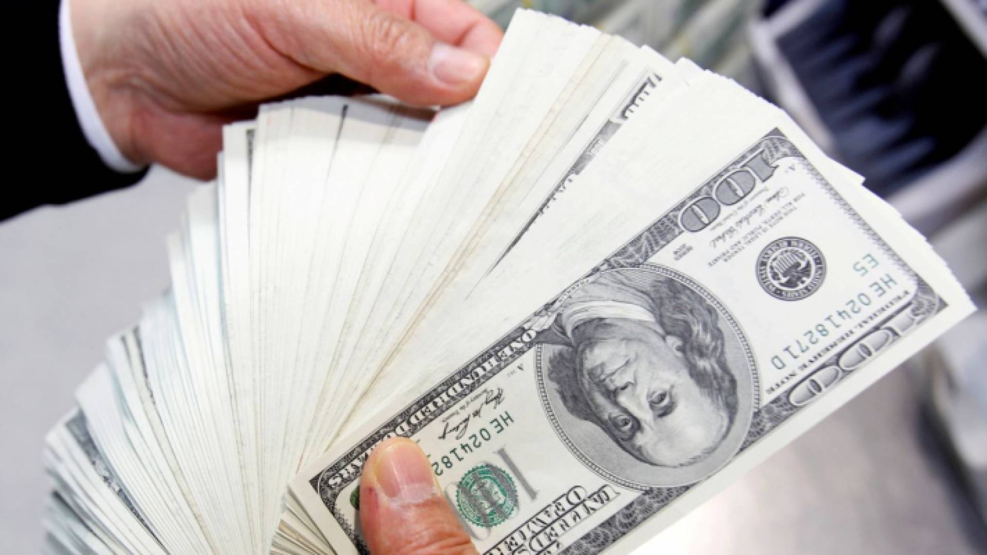 دولارات أمريكية