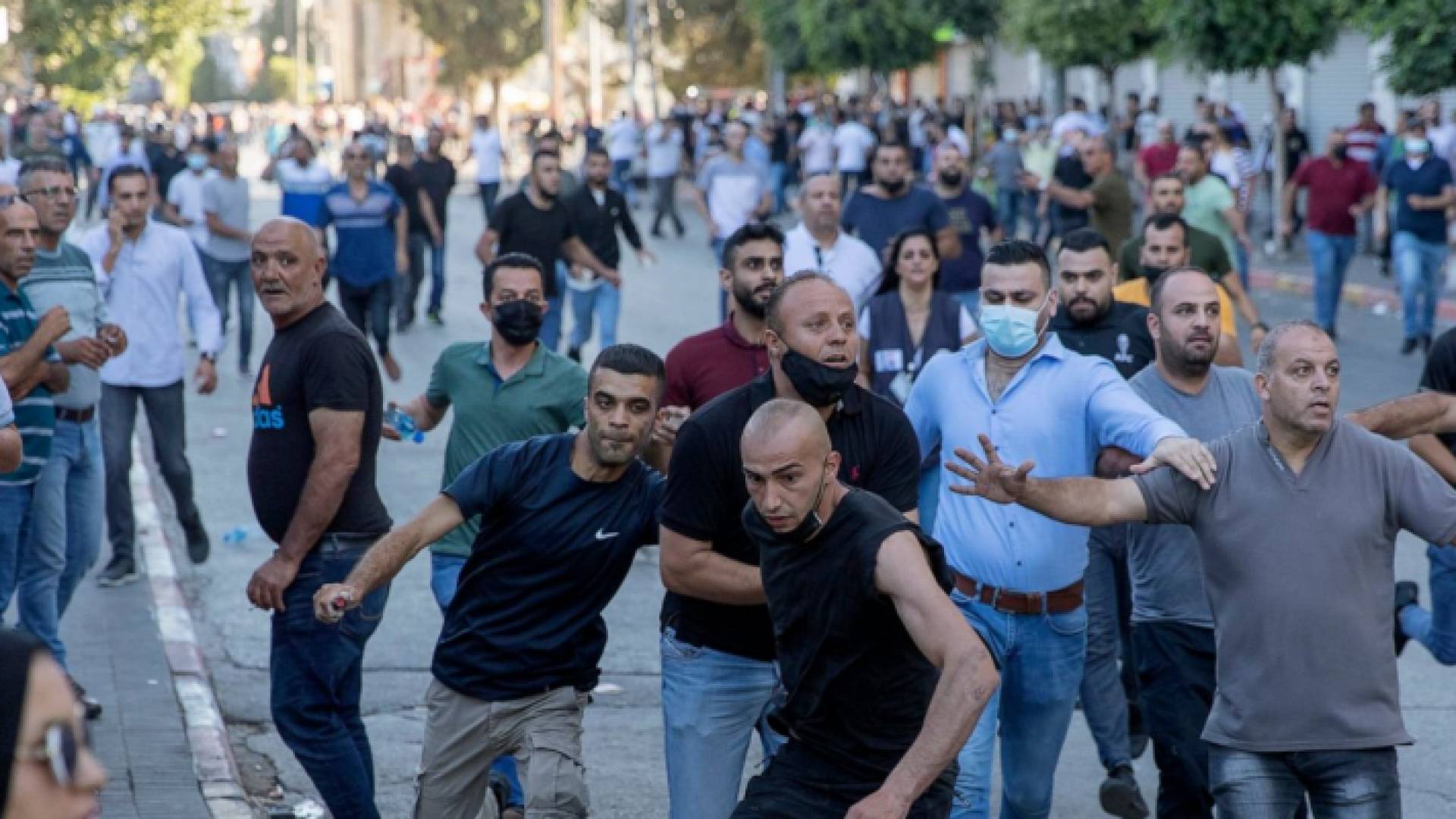 شهدت التظاهرات ضد السلطة الفلسطينية صدامات بين محتجين والأمن