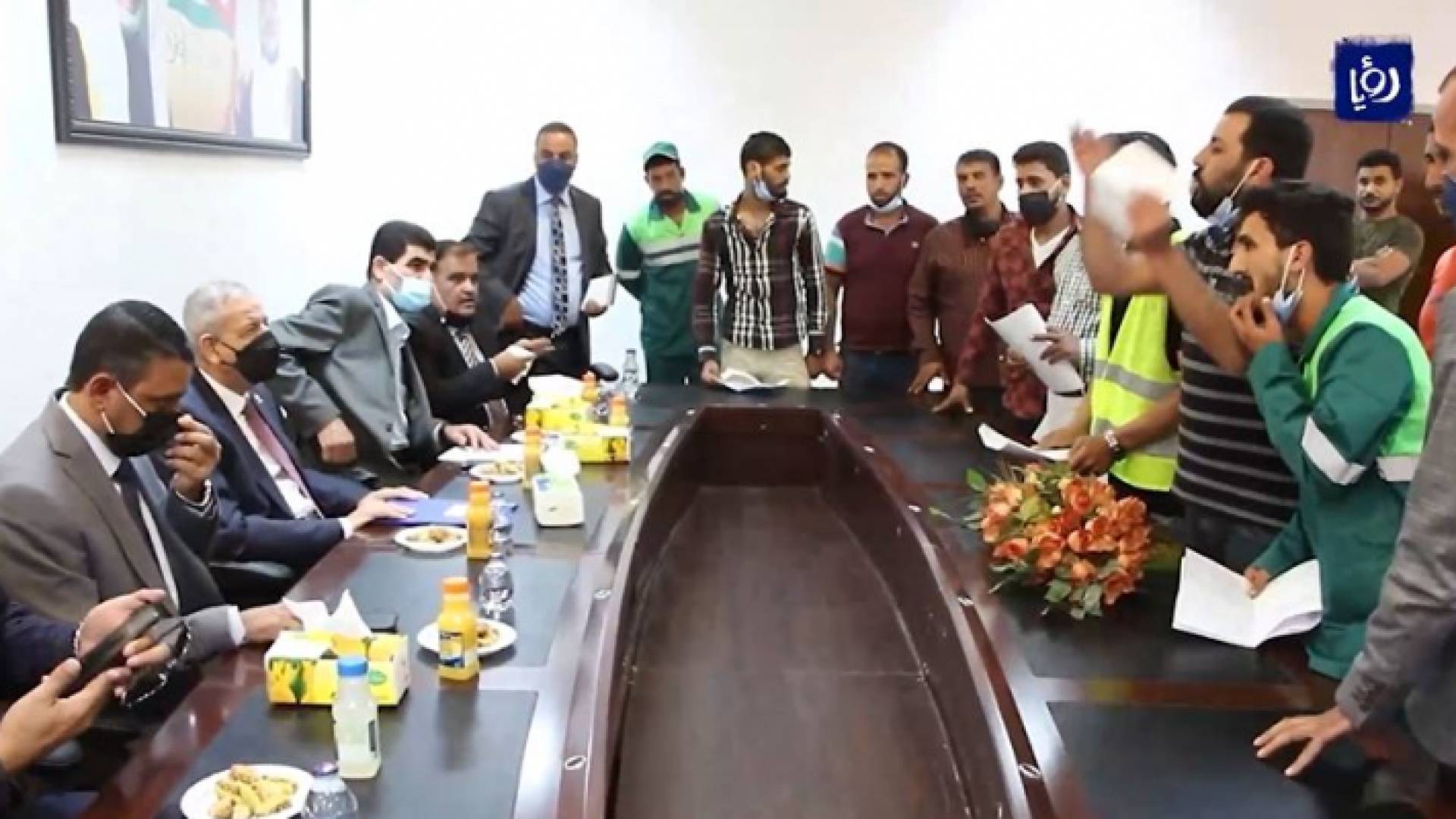 وزير الإدارة المحلية يستمع الى احتياجات البلديات في الطفيلة