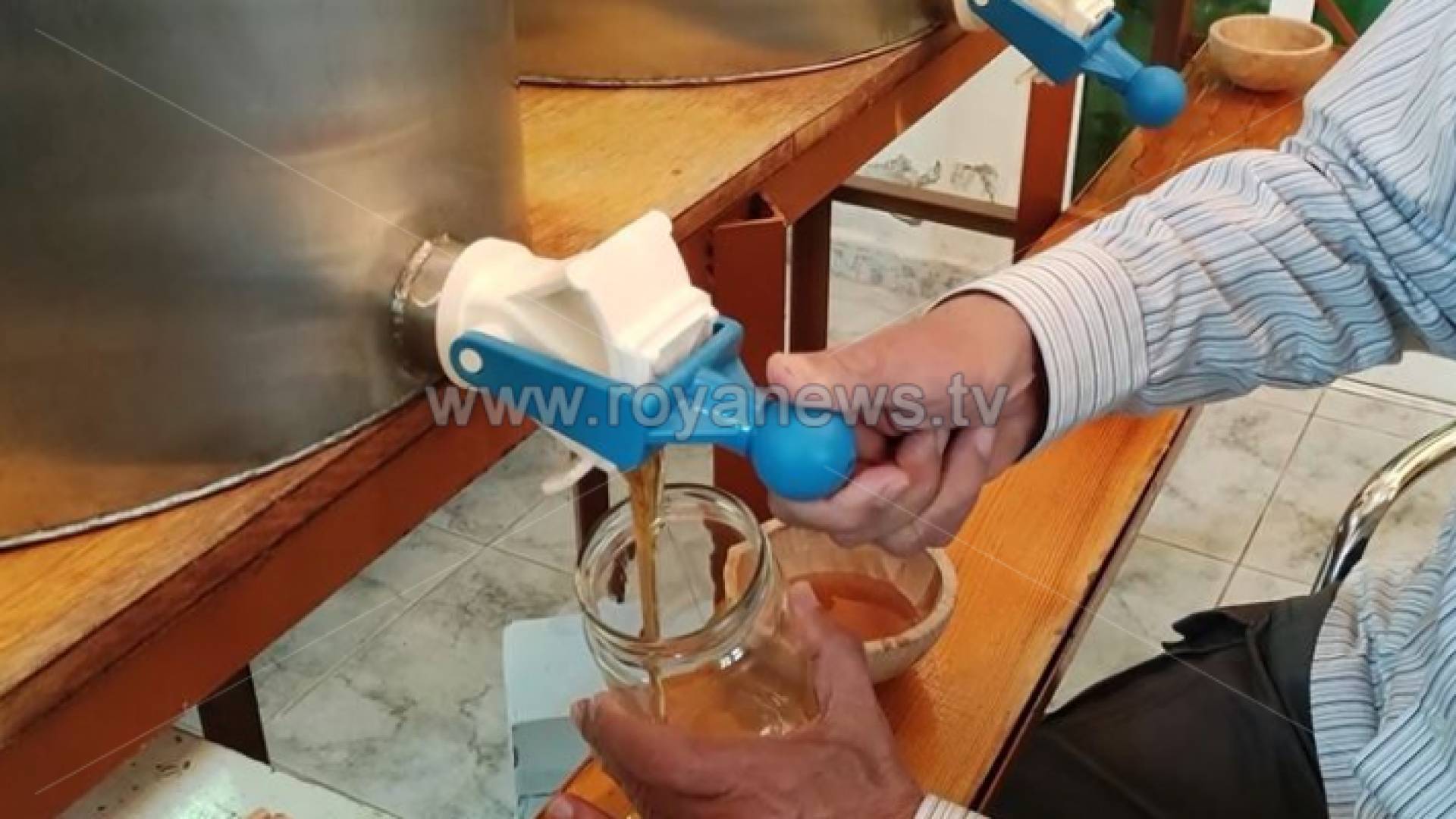 رحلة البحث عن الرحيق.. موسم شاق لمنتجي العسل