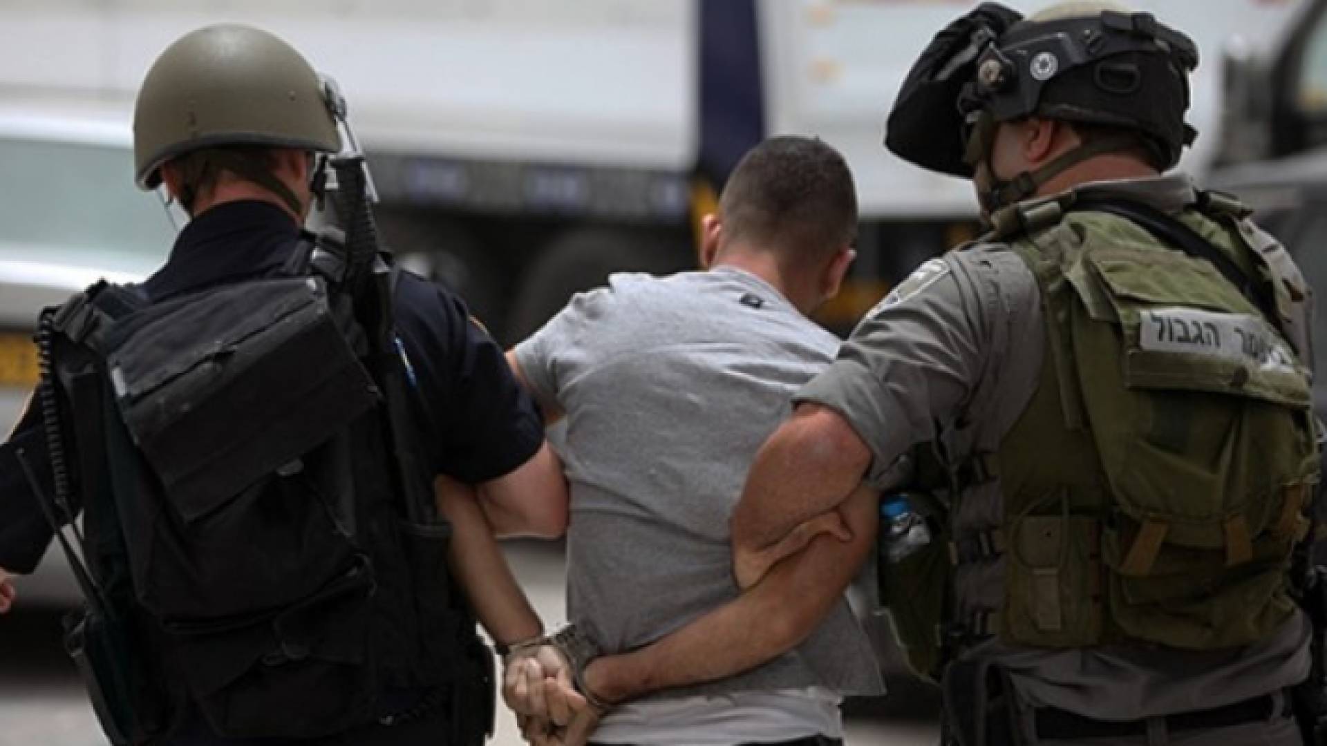 اعتقال شاب فلسطيني - أرشيفية